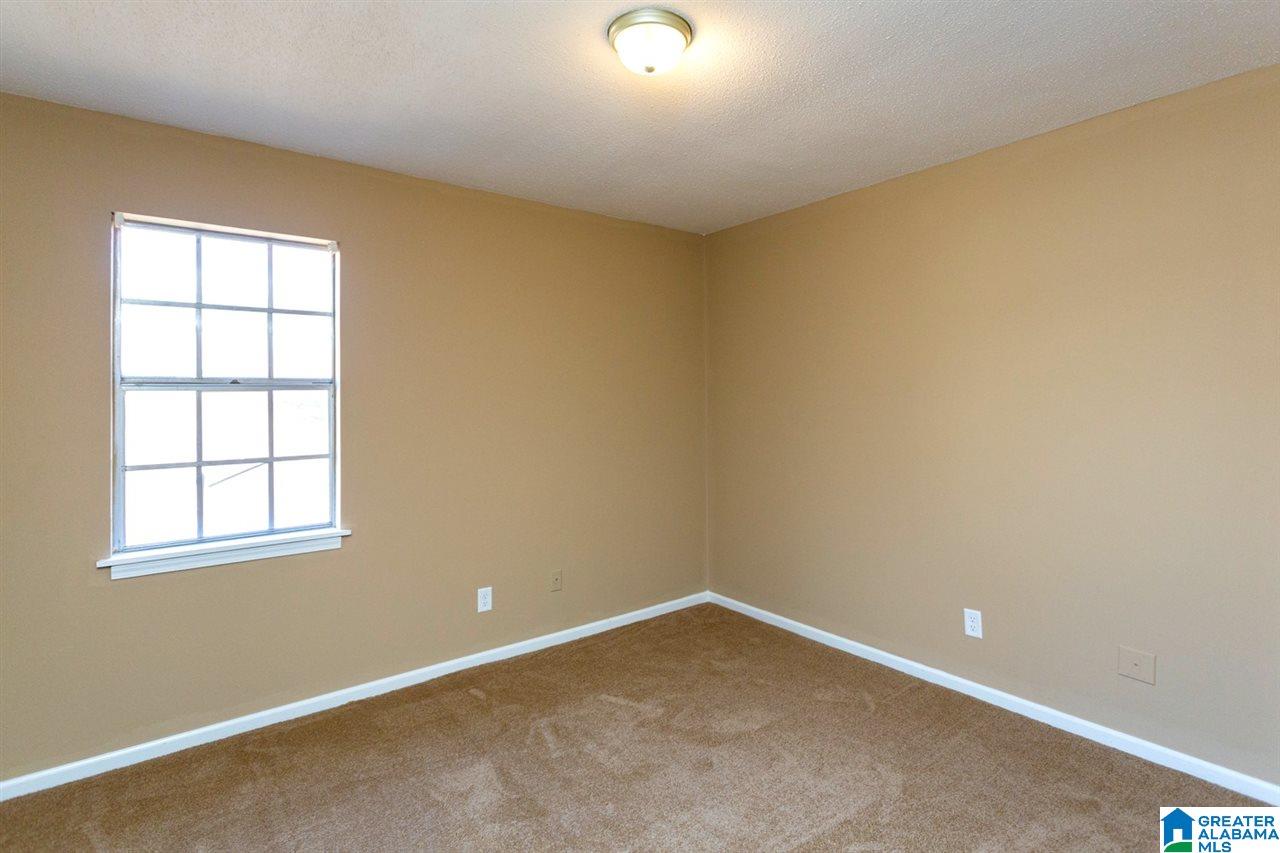 119 20TH CT E