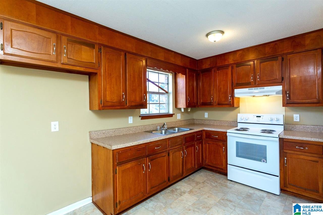 119 20TH CT E