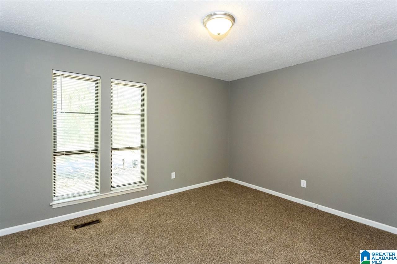 13 EDDINGS LN