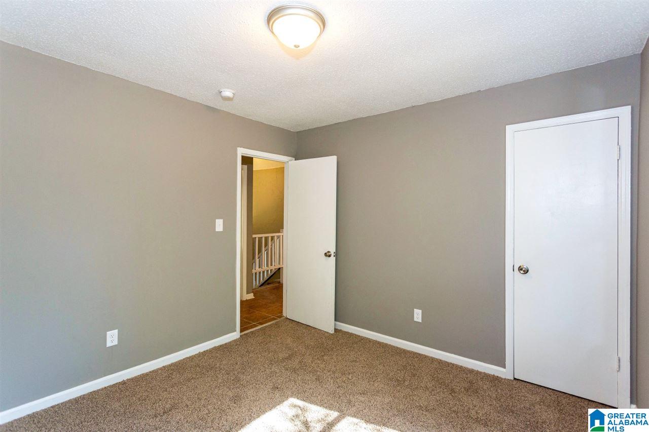 13 EDDINGS LN