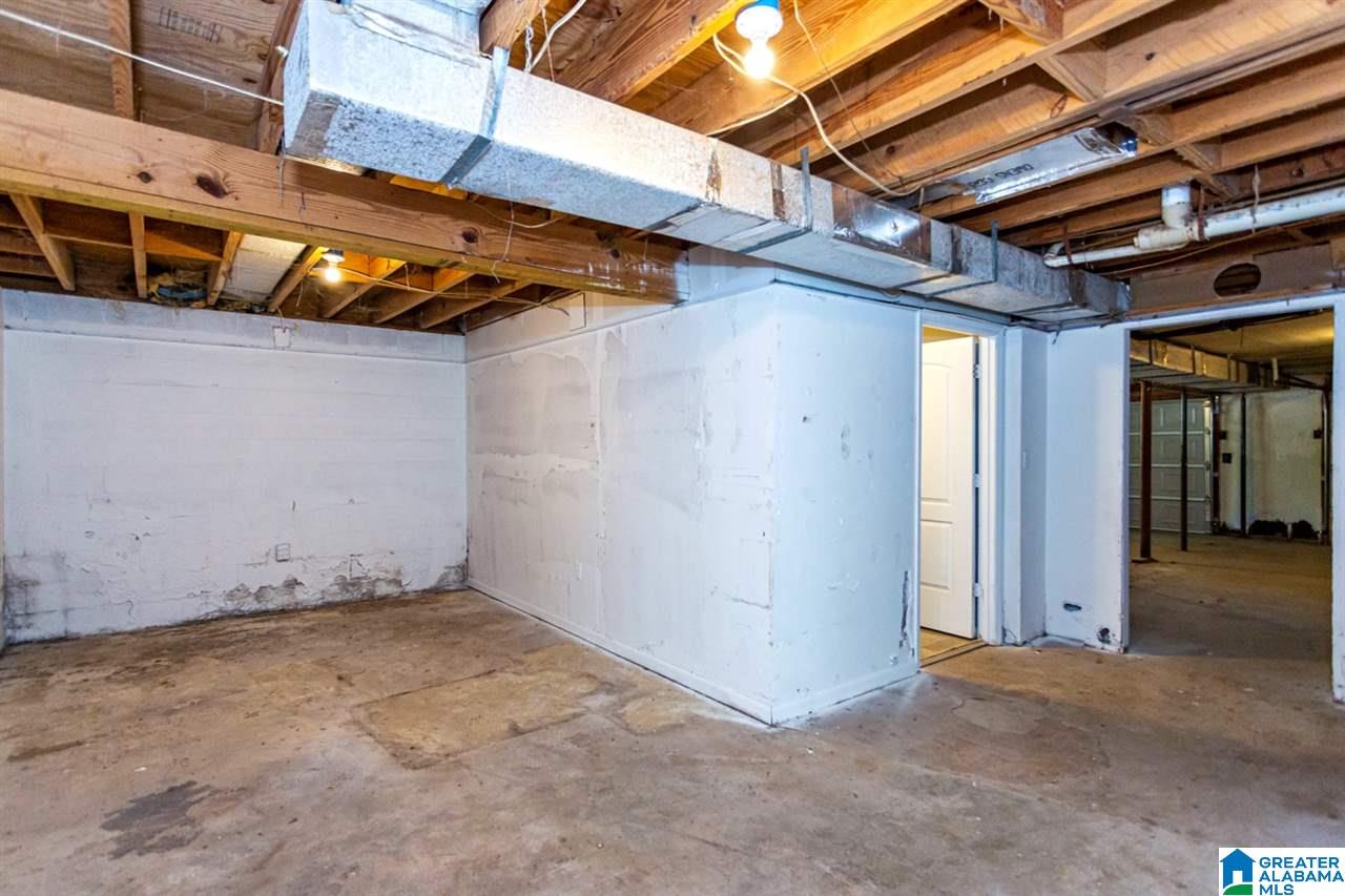 13 EDDINGS LN