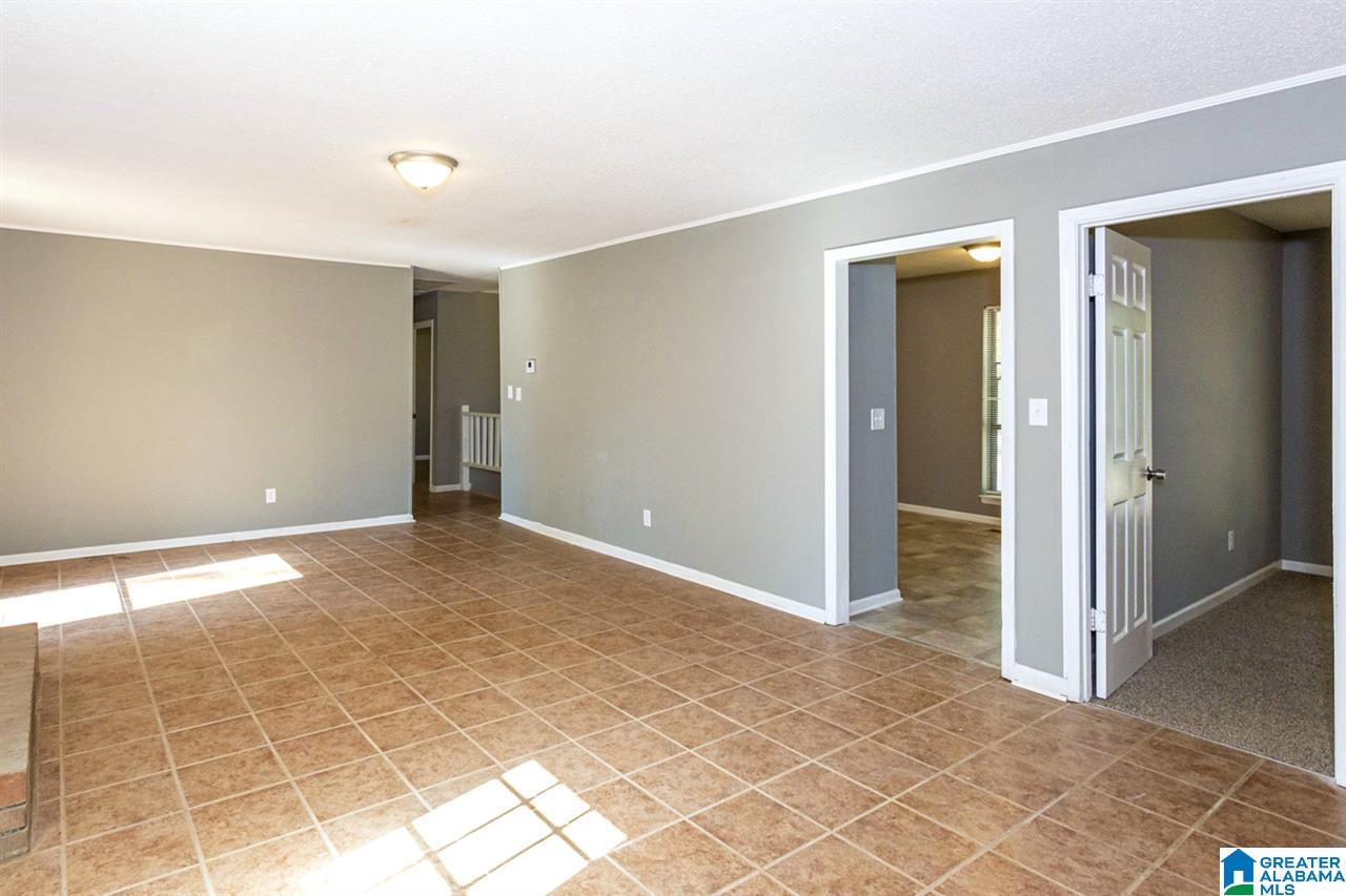 13 EDDINGS LN