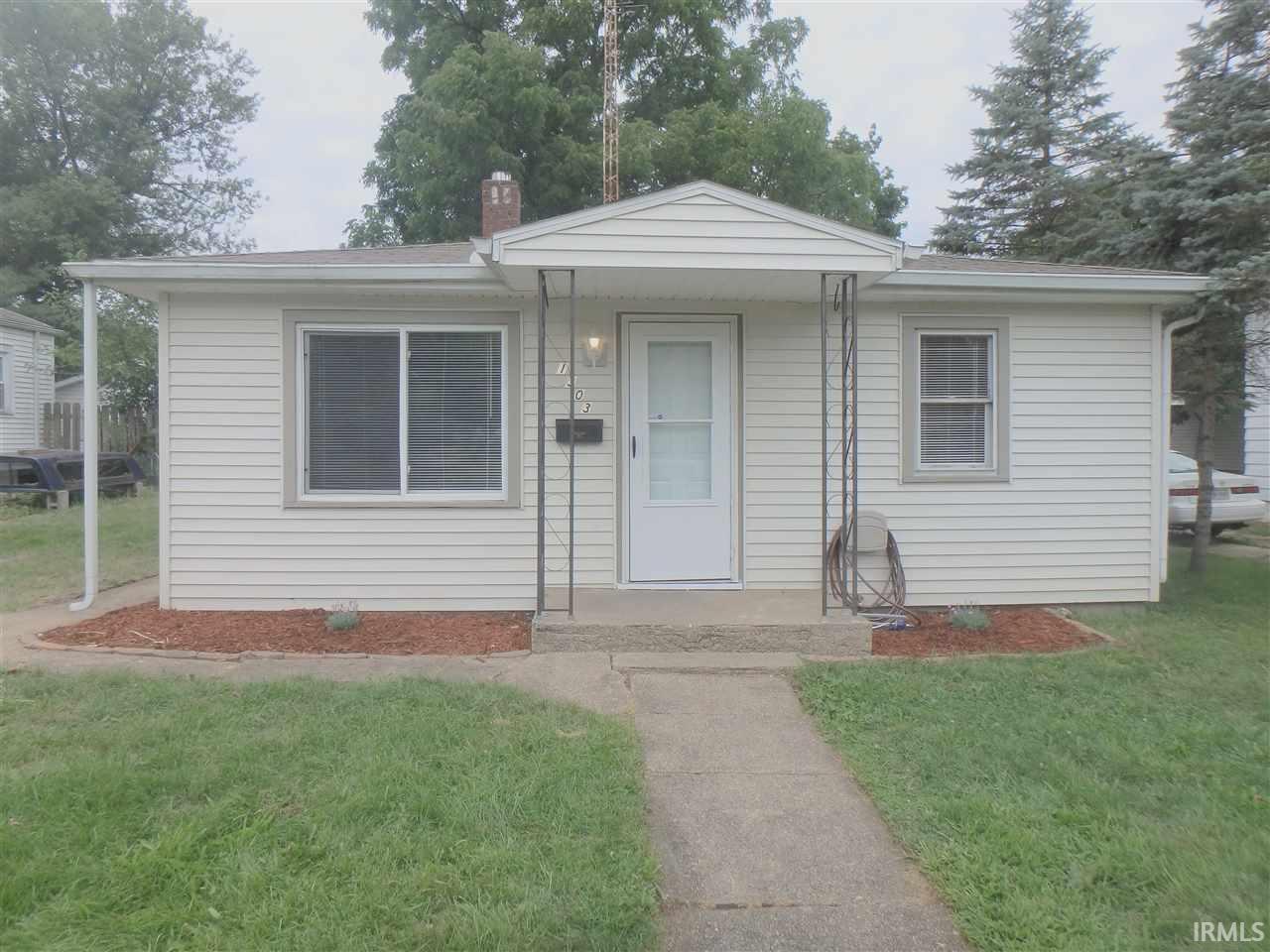 1303 S 33rd South Bend, IN 46615