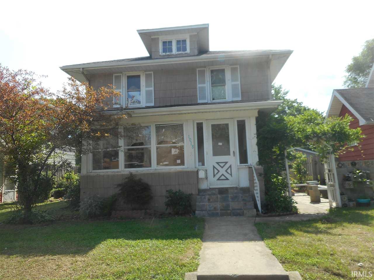 1018 S 21st South Bend, IN 46615