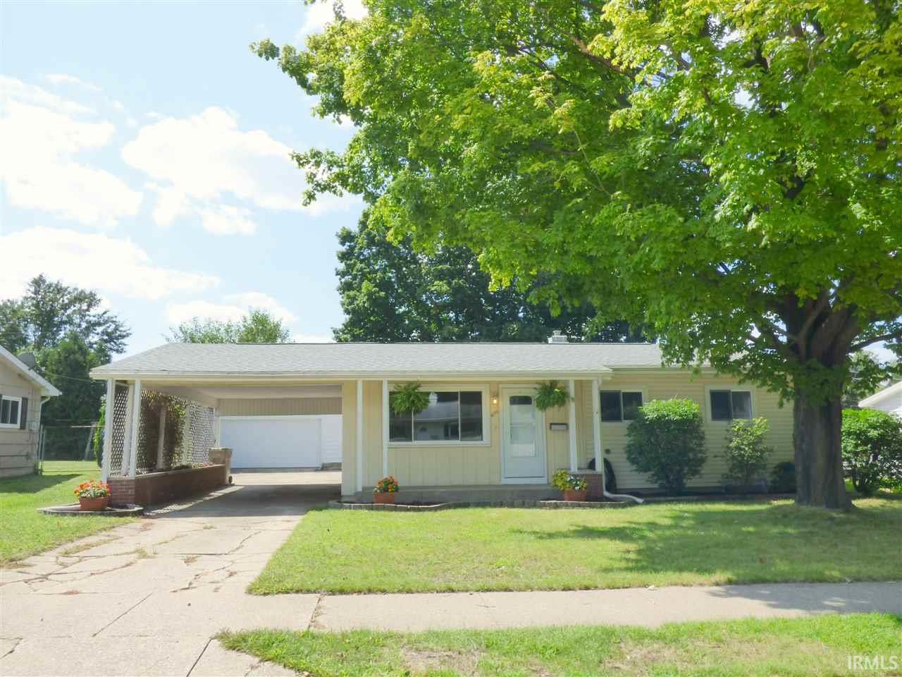 4103 Manor South Bend, IN 46614