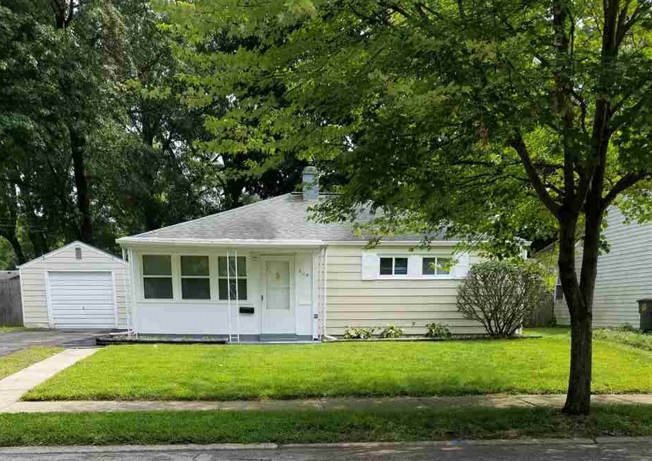 804 Woodcliff South Bend, IN 46615