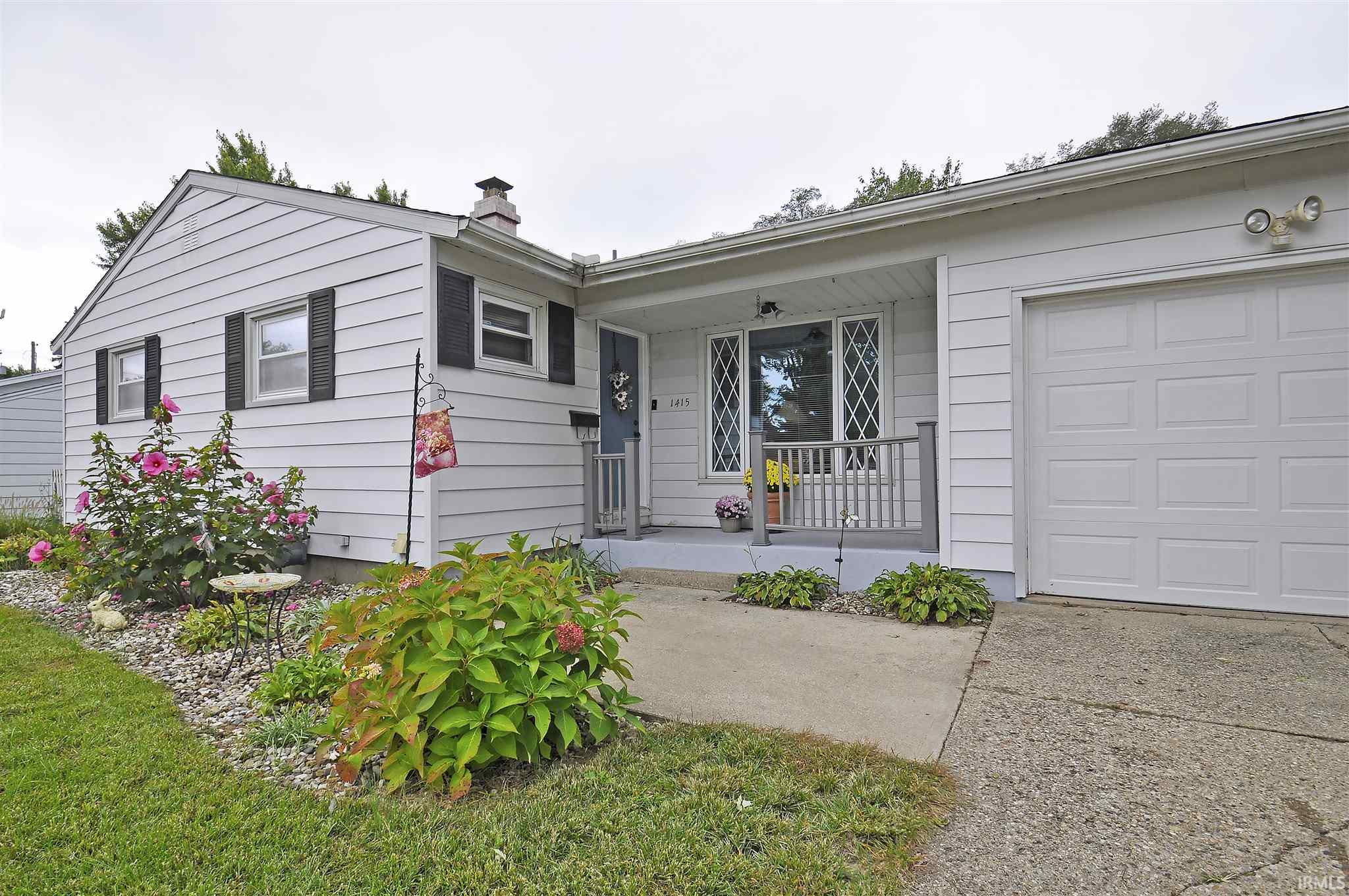 1415 Crestwood South Bend, IN 46635
