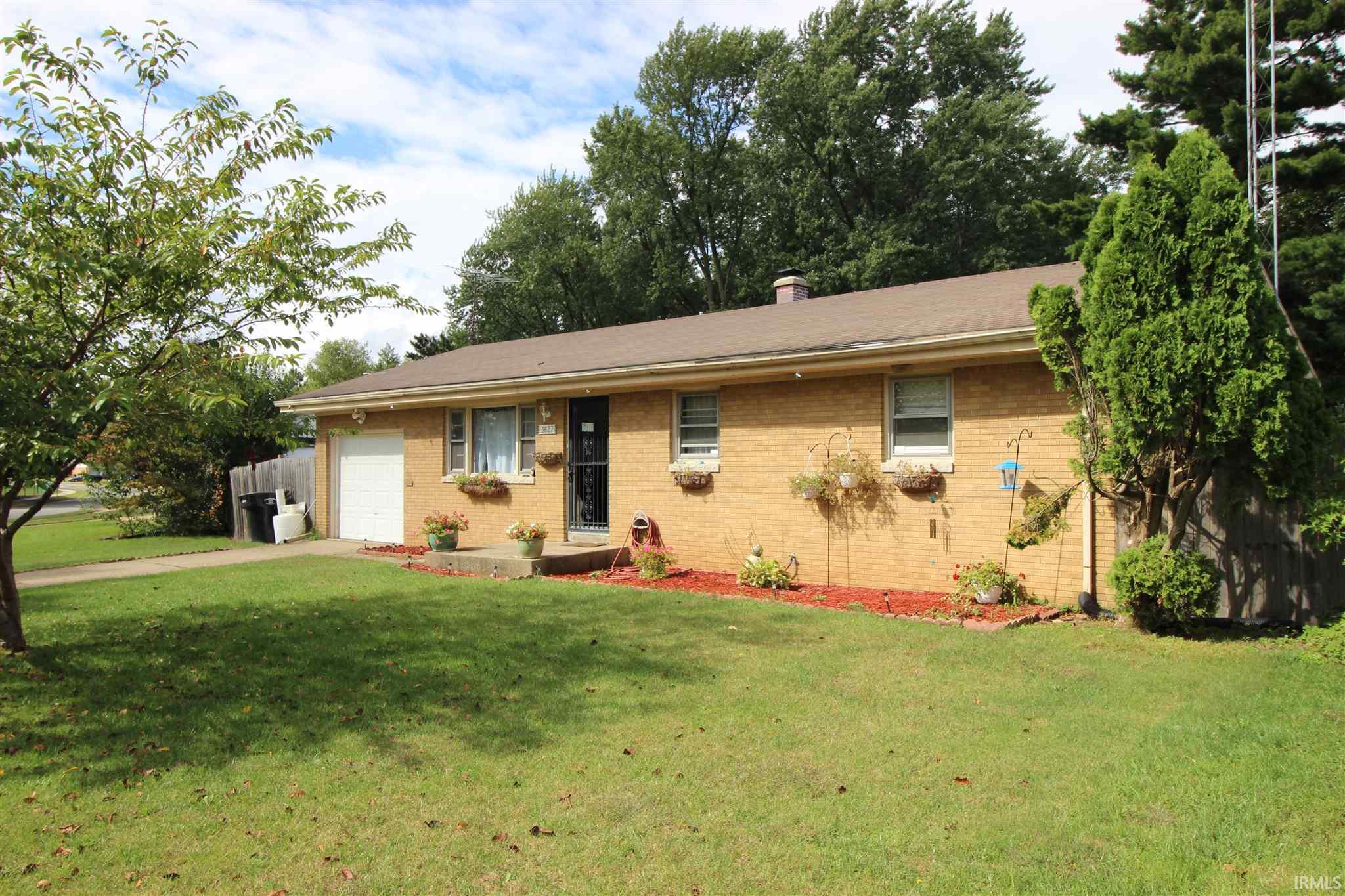 3627 Saint Johns South Bend, IN 46628