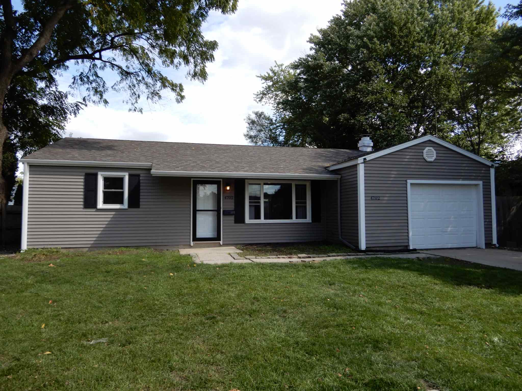 4702 York South Bend, IN 46614