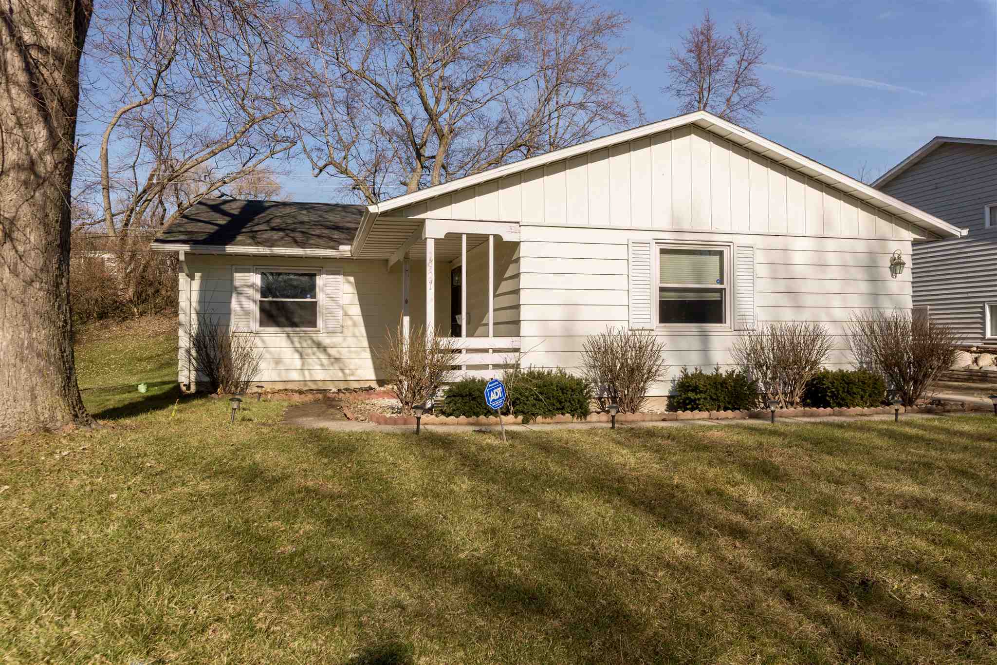 1921 Piedmont South Bend, IN 46614