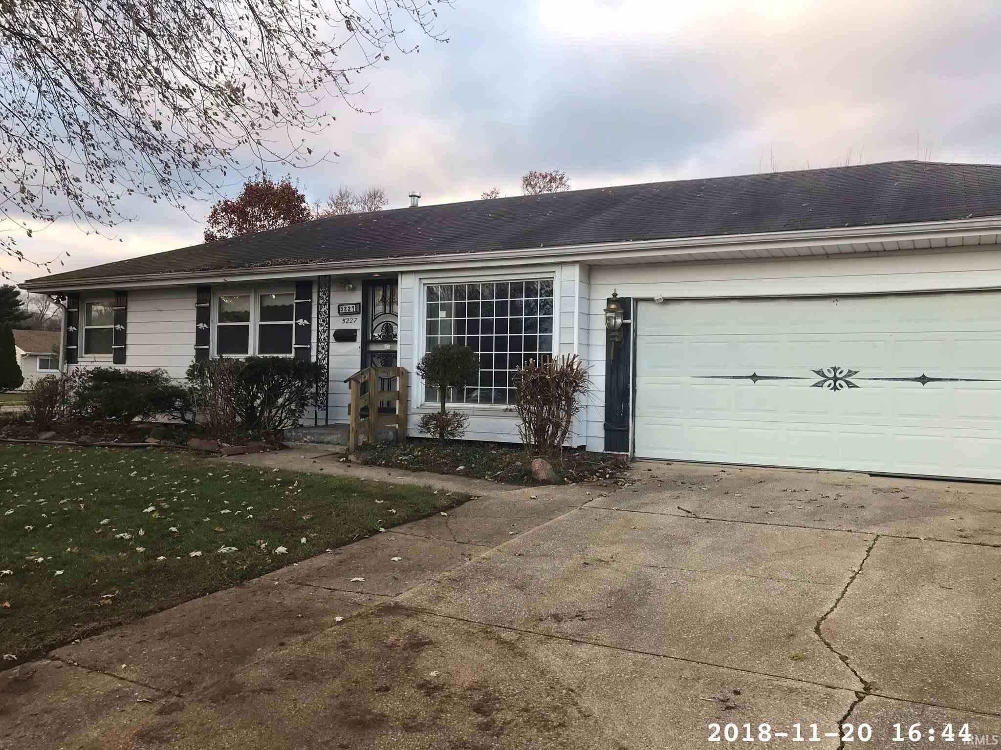 5227 Rowantree South Bend, IN 46619