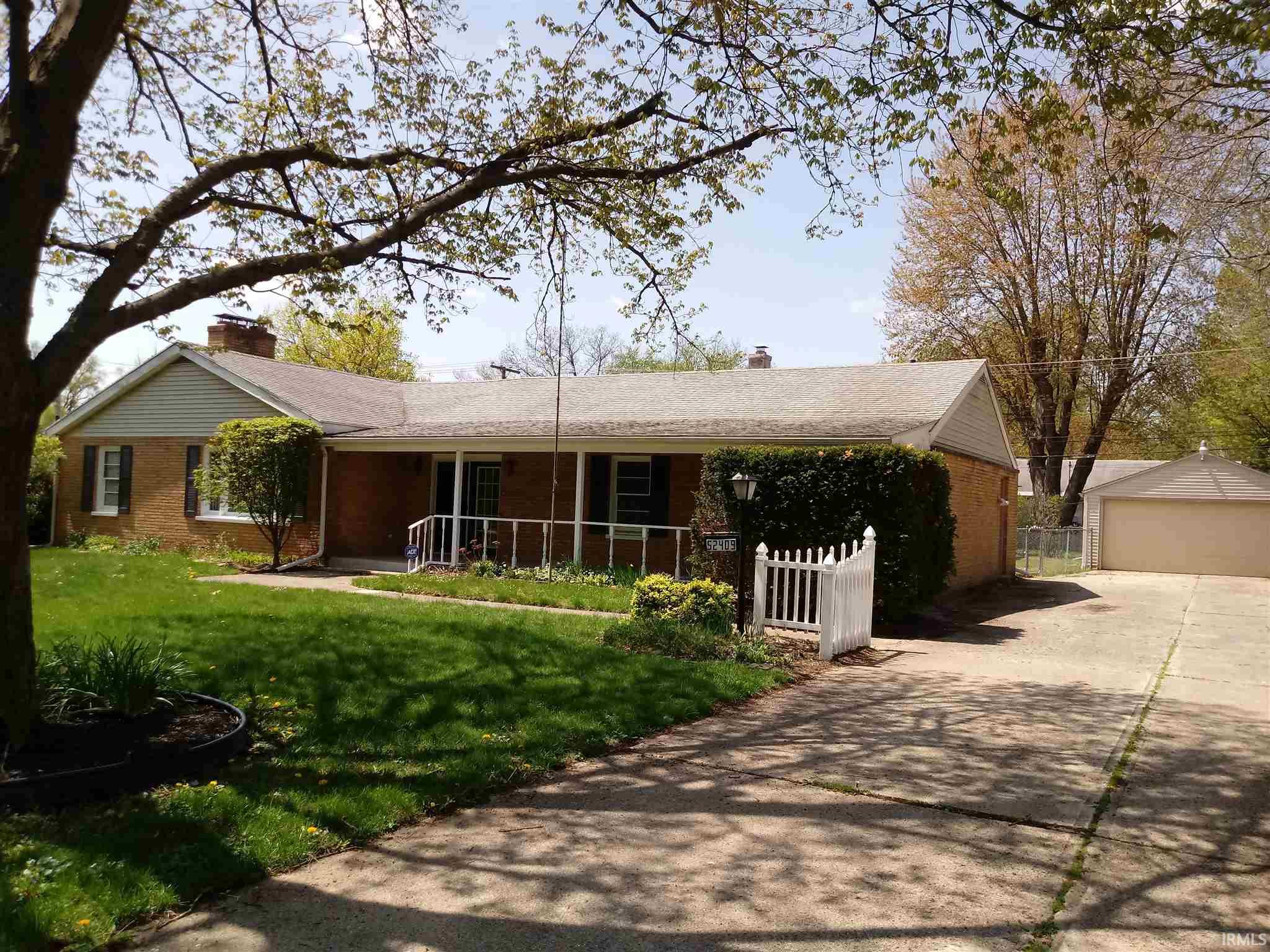 52409 Forestbrook South Bend, IN 46637