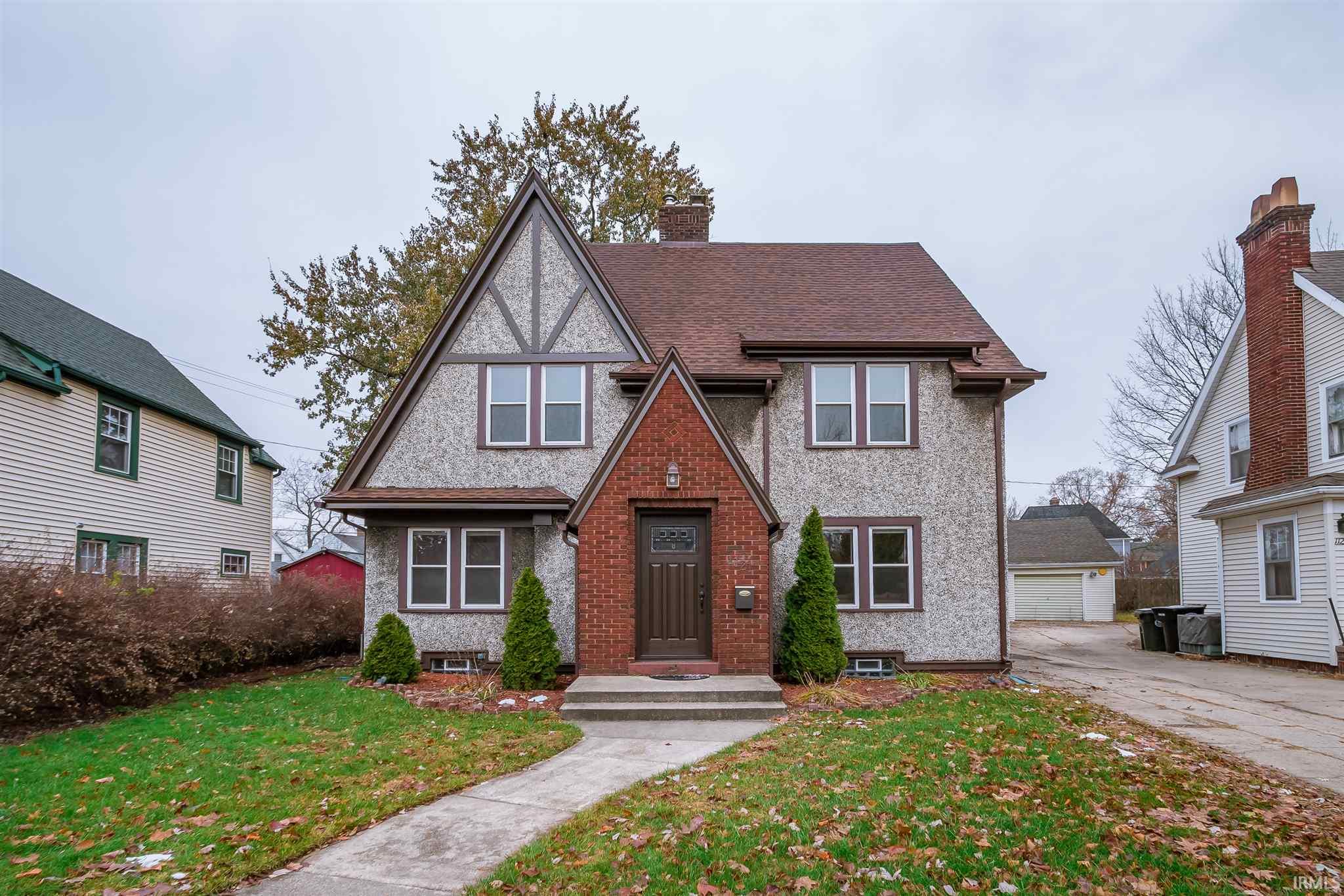 1121 Belmont South Bend, IN 46615