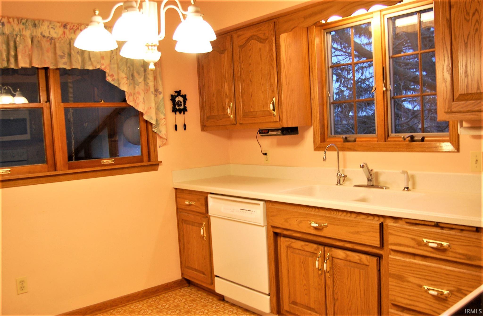 Sold 12809 Brunson Road Hoagland In 46745 3 Beds 2 Full Baths 1 Half Bath 240000 Sold Listing