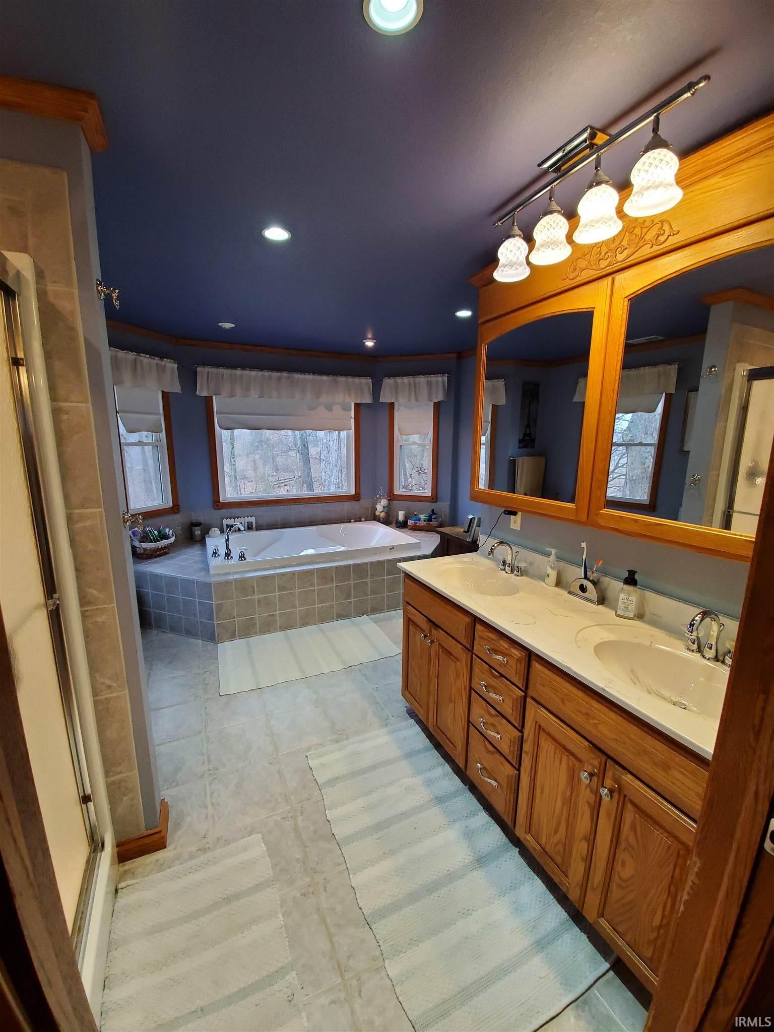 Loogootee Real Estate 13259 Dover Hill Road IN 47553 264,000 201953678