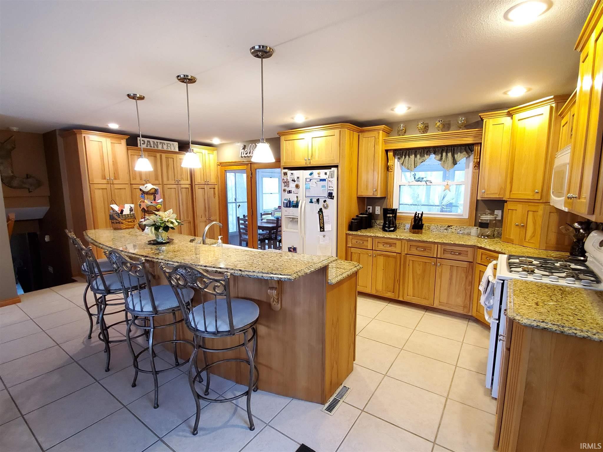 Loogootee Real Estate 13259 Dover Hill Road IN 47553 264,000 201953678