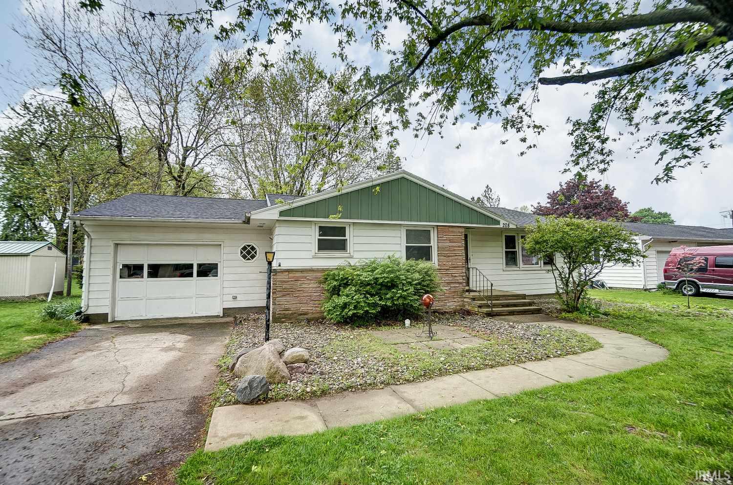 Sold 208 E High Street, Kendallville, IN 46755 MLS 202018917