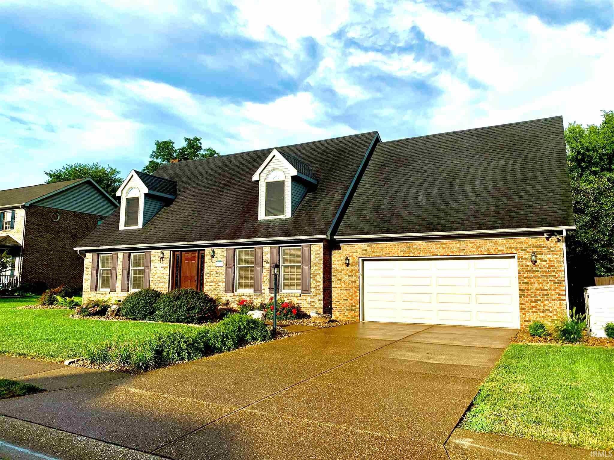 Residential For Sale In Newburgh Indiana 202029948