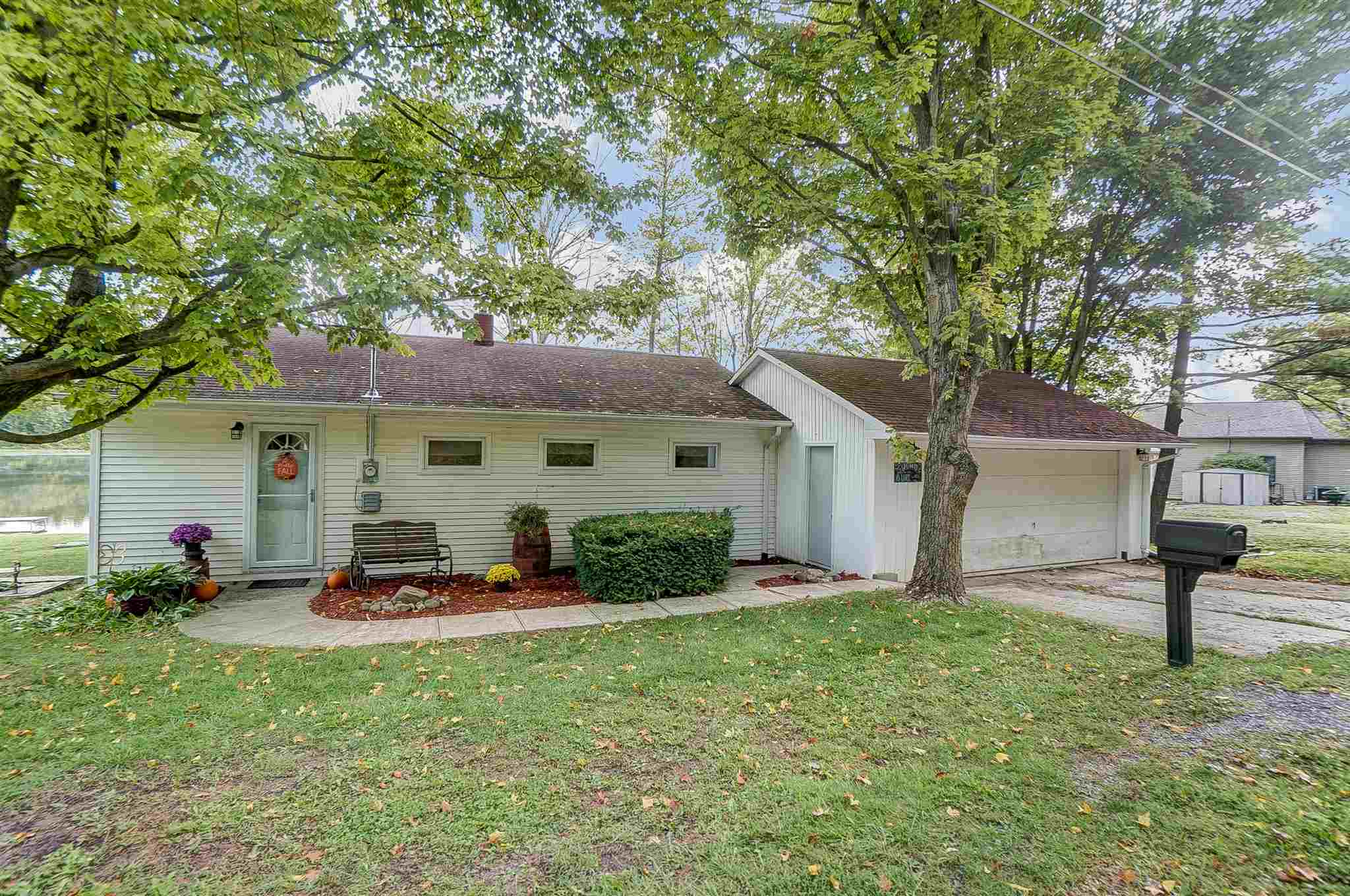 Sold 1820 LN 201 Ball Lake, Hamilton, IN 46742 MLS 202037114