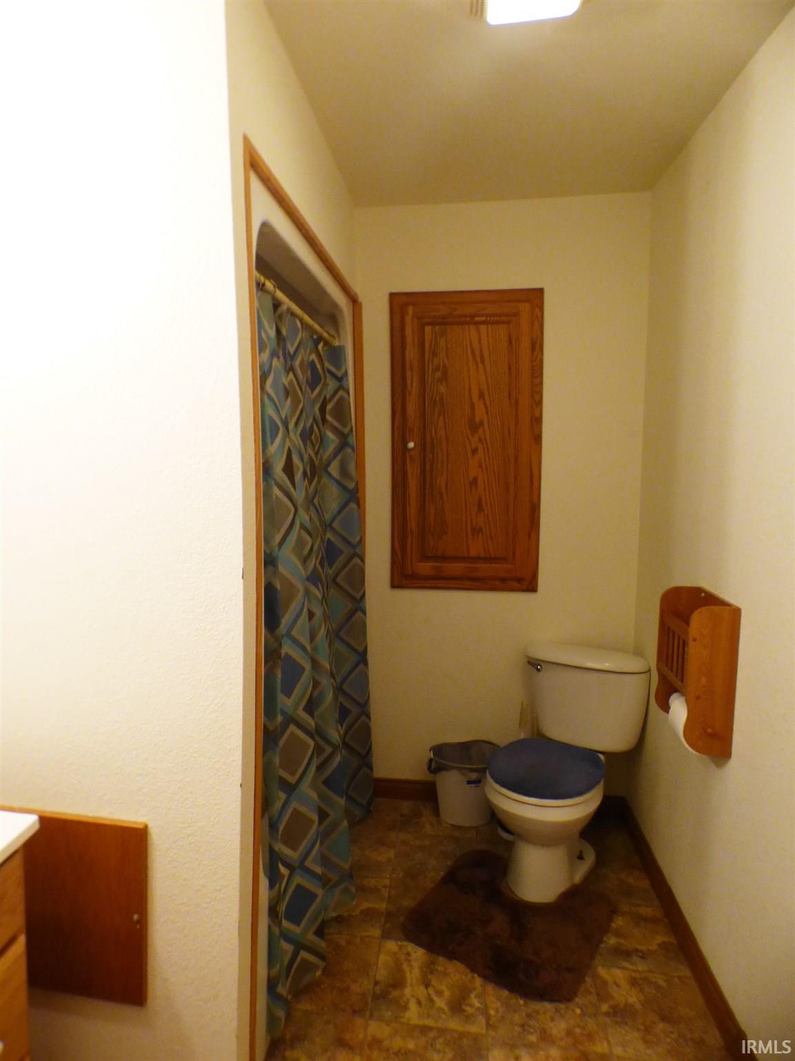 Elnora Real Estate 105 Street IN 47529 229,900 202041222