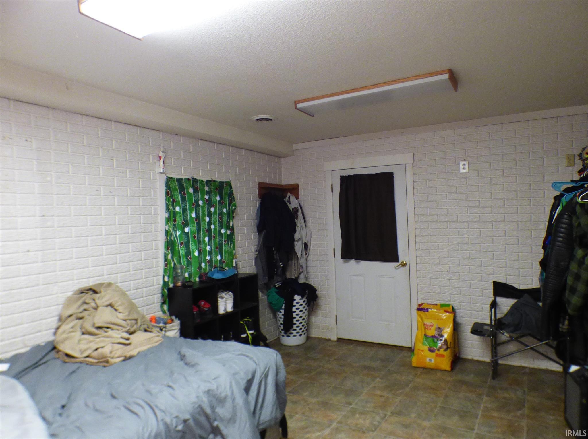 Elnora Real Estate 105 Street IN 47529 229,900 202041222