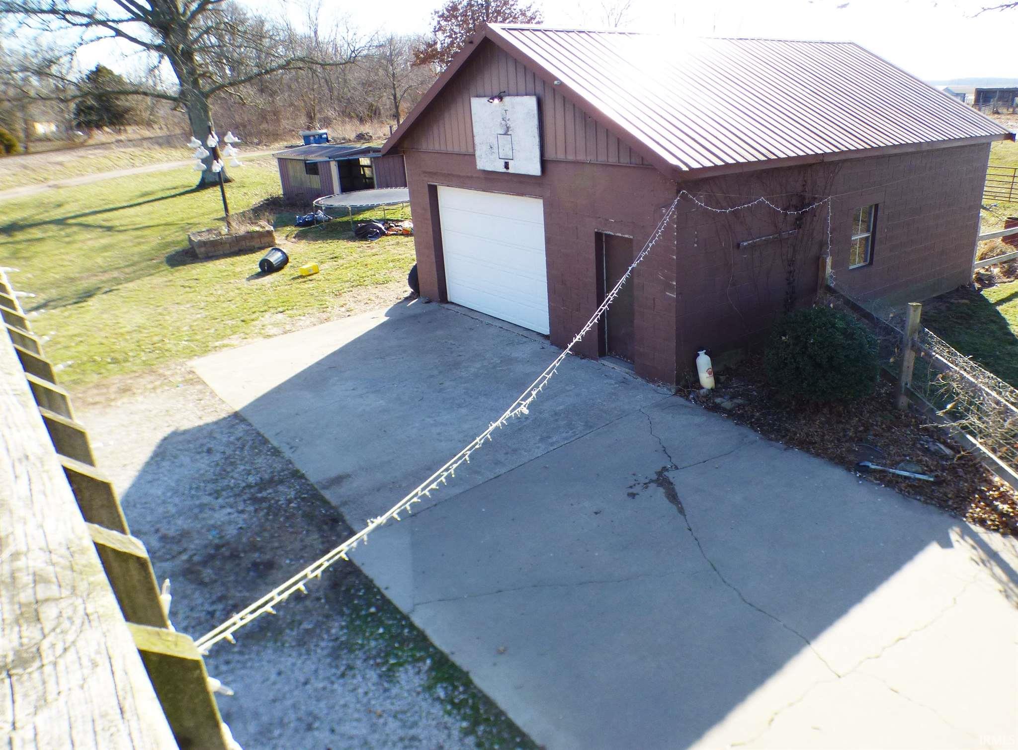 Elnora Real Estate 105 Street IN 47529 229,900 202041222