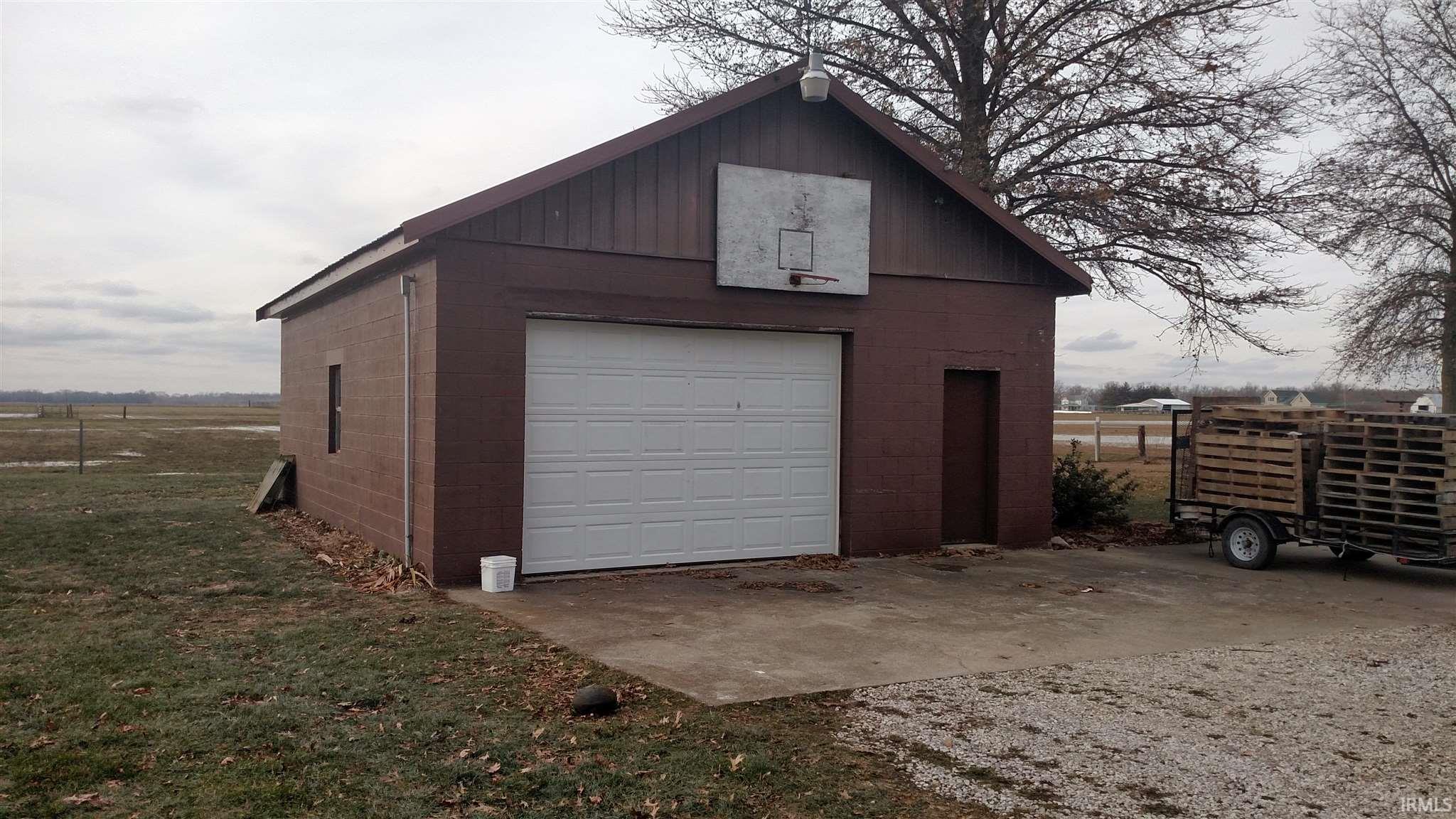 Elnora Real Estate 105 Street IN 47529 229,900 202041222