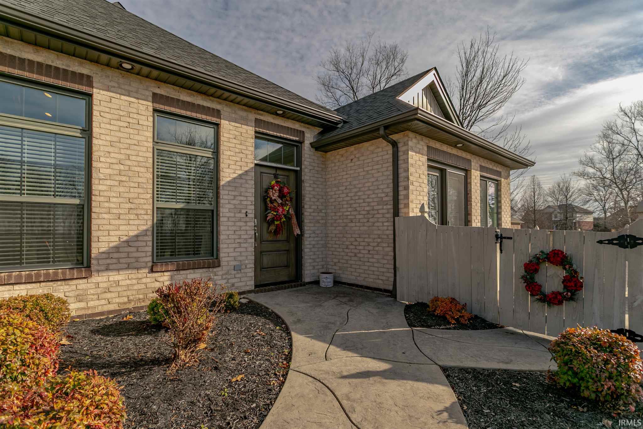 Evansville Real Estate 19029 Cambridge Village Drive IN 47725 339,000