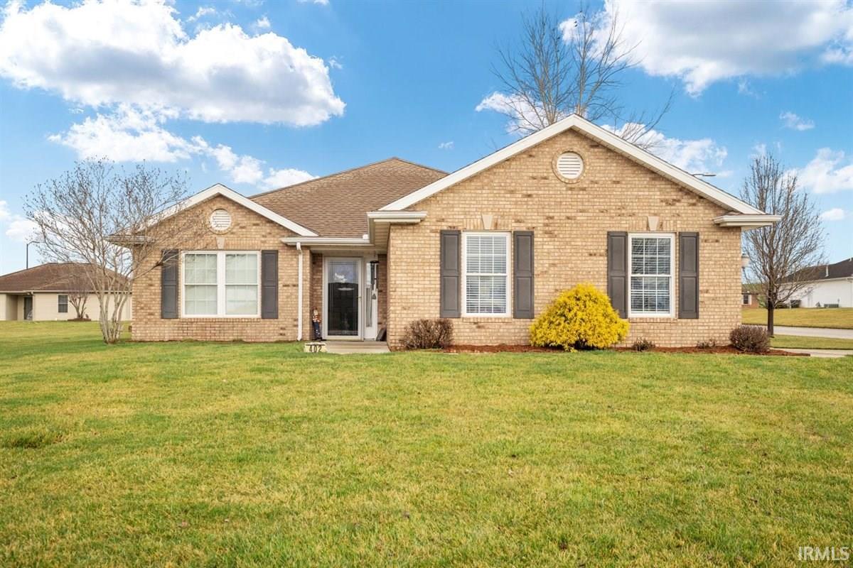 Huntingburg Real Estate 402 W Pinewood Court IN 47542 183,000 202108086