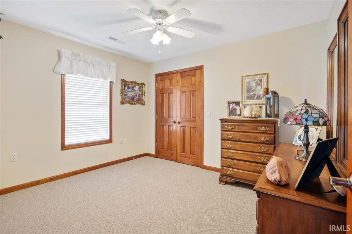 Huntingburg Real Estate 402 W Pinewood Court IN 47542 183,000 202108086