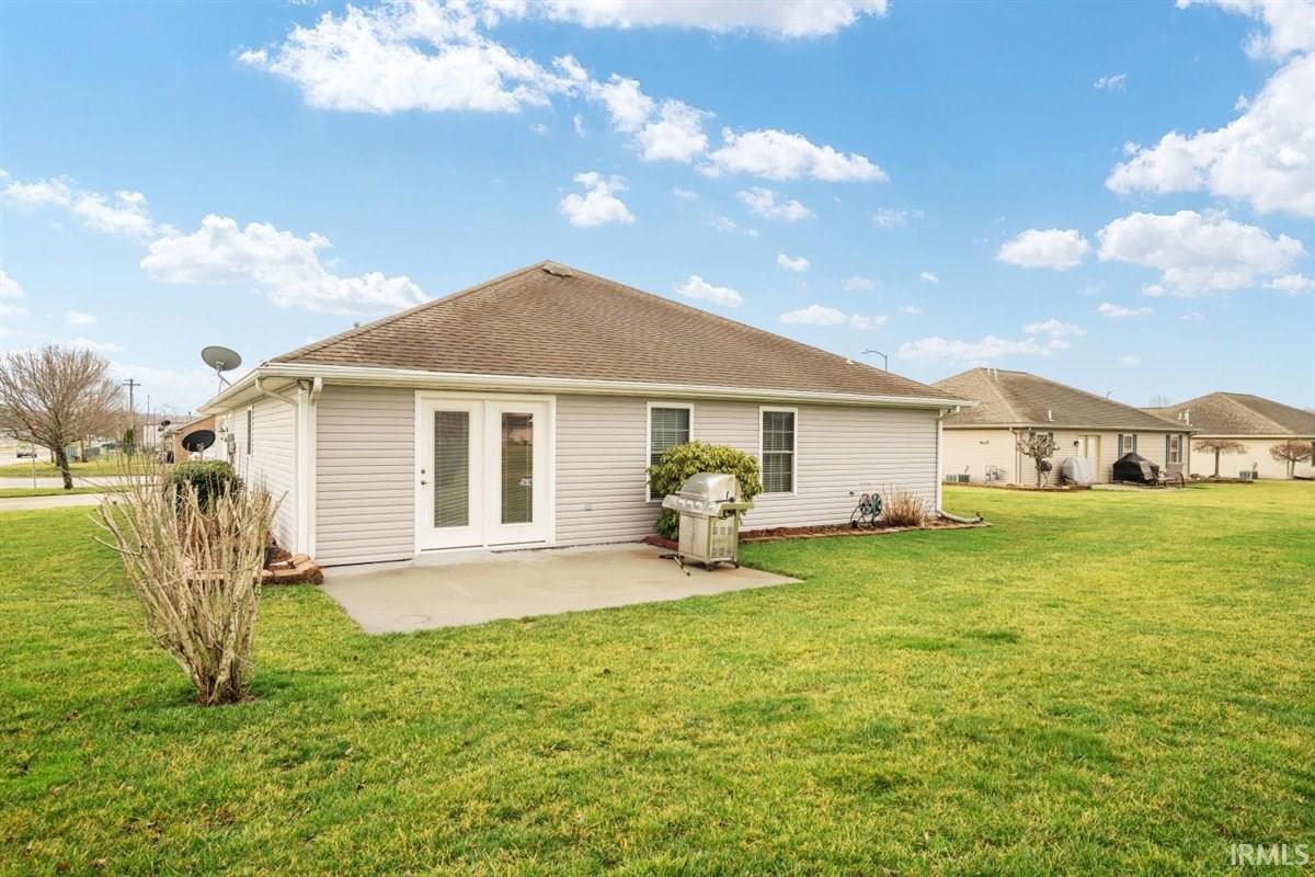 Huntingburg Real Estate 402 W Pinewood Court IN 47542 183,000 202108086