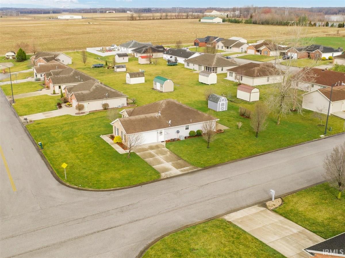 Huntingburg Real Estate 402 W Pinewood Court IN 47542 183,000 202108086