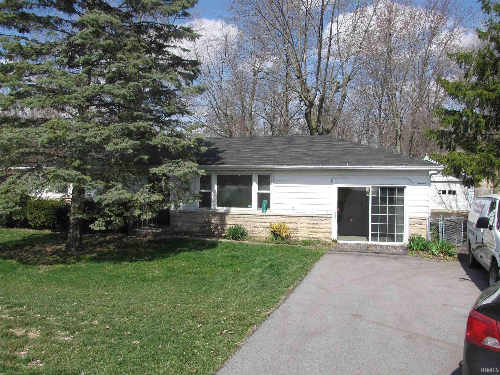 Sold 1438 W Dupont Road, Fort Wayne, IN 46825 MLS 202110714