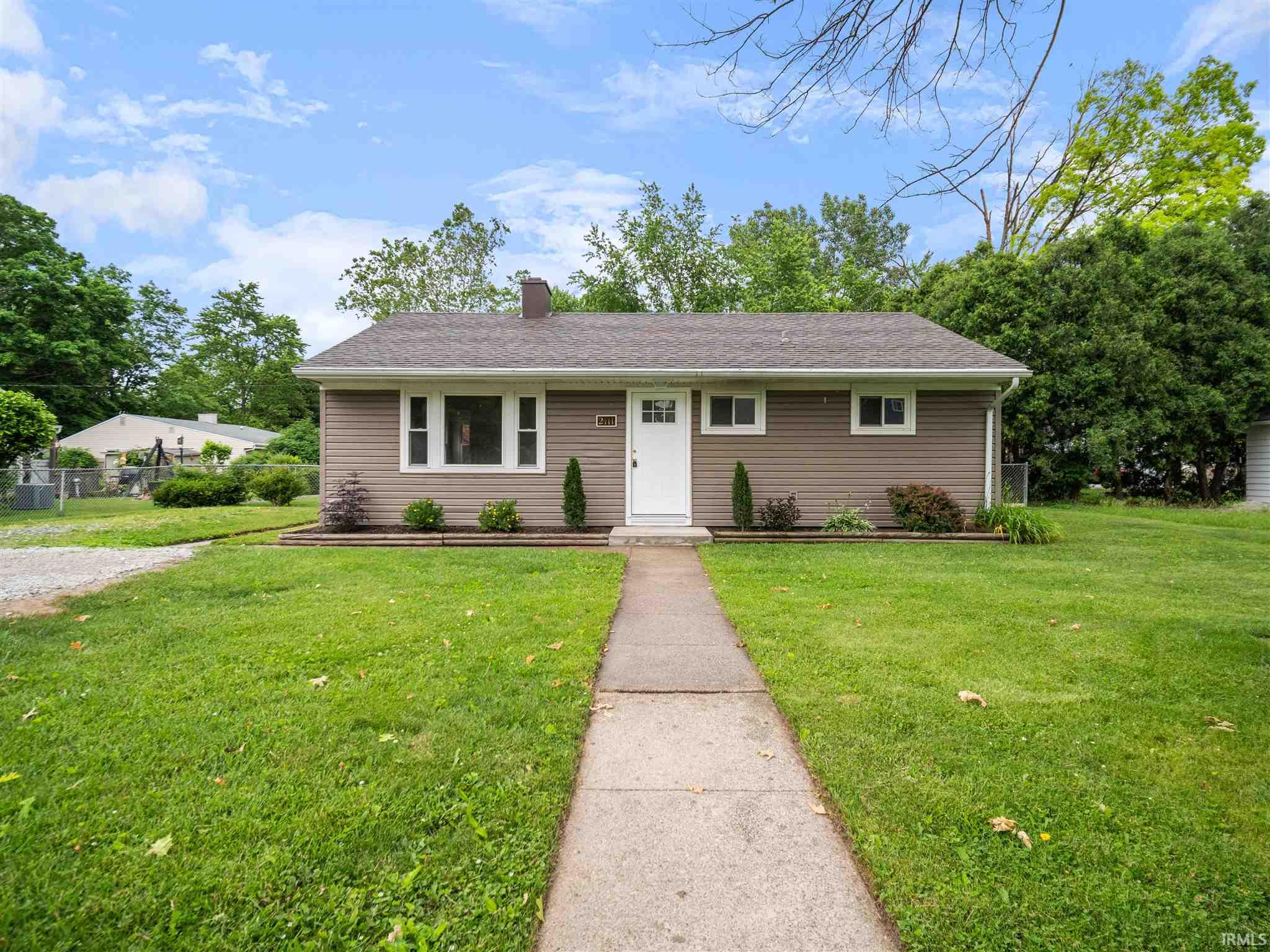Sold 2111 Southfield Drive, Fort Wayne, IN 46804 MLS 202121706