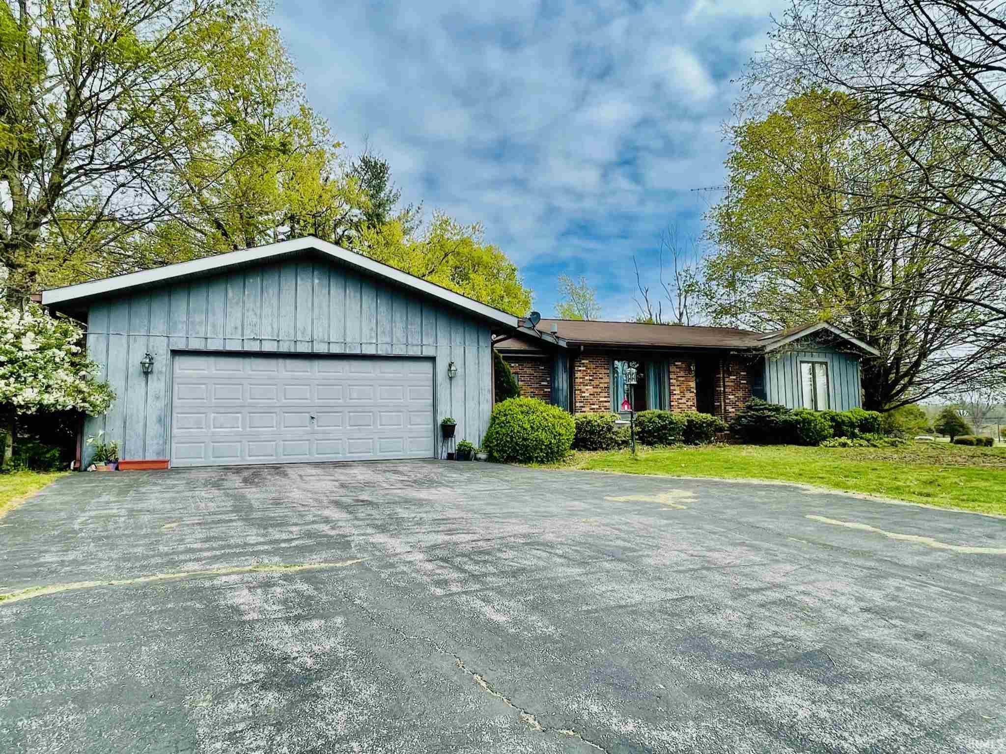 Residential for sale in Mitchell, Indiana, 202122293