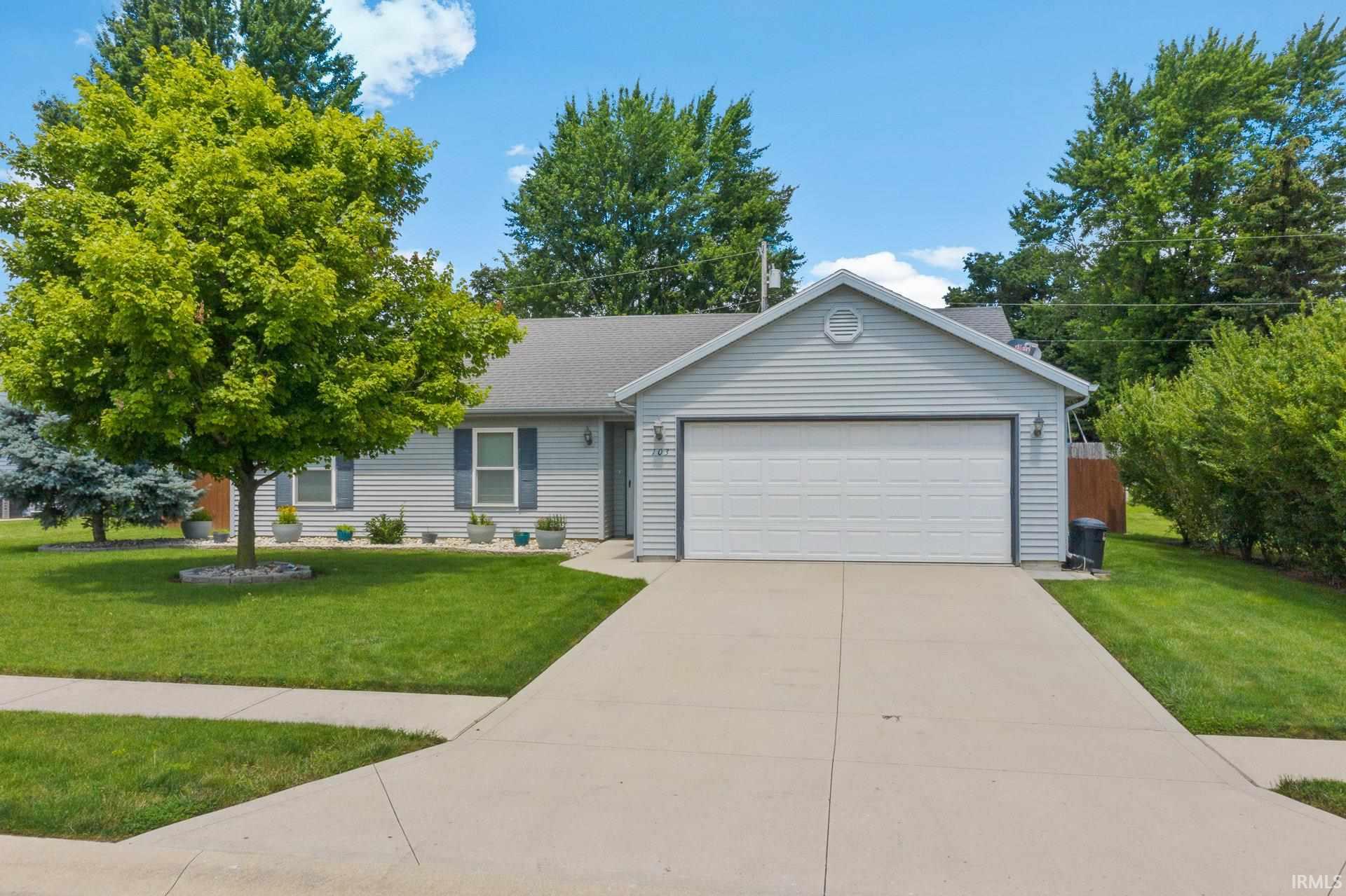 Sold 103 E Ashton Street, Ashley, IN 46705 MLS 202127380