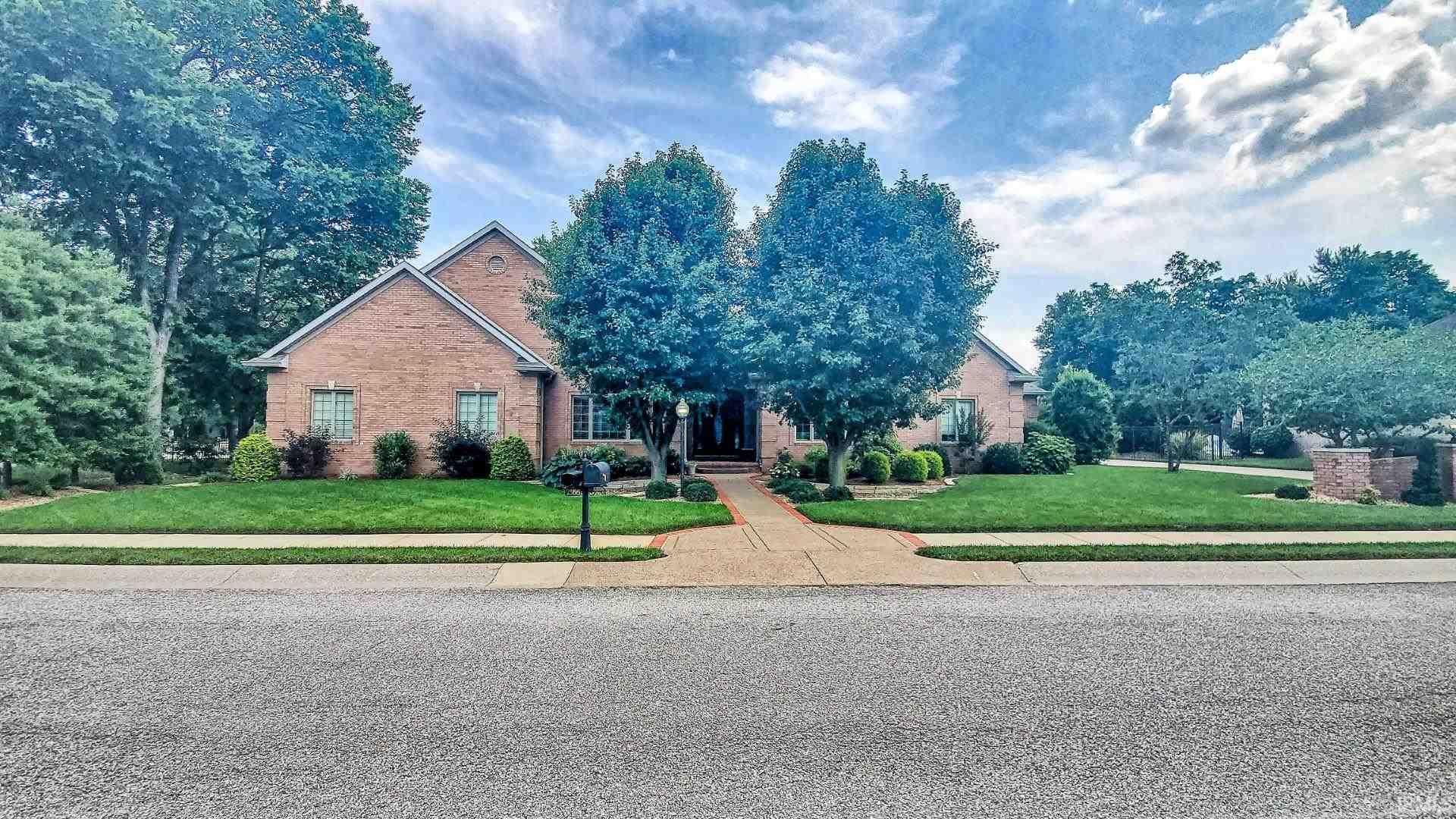 2366 LAKERIDGE DRIVE, NEWBURGH, IN 47630 The Hardie Group