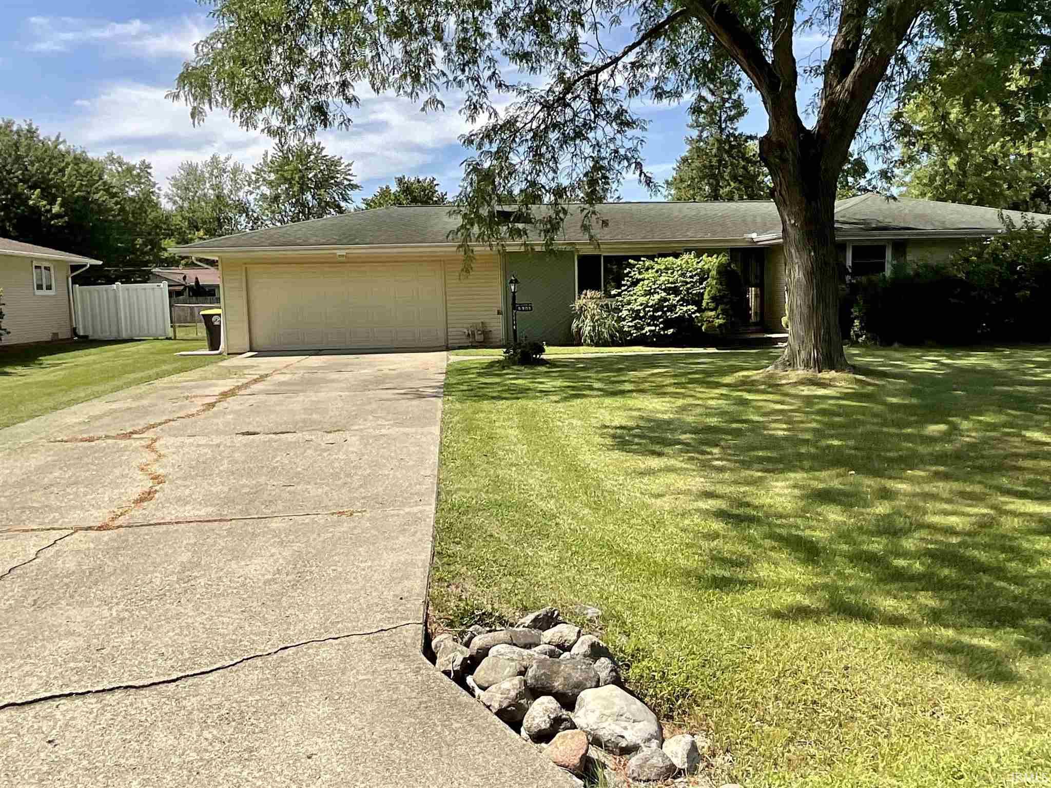 For Sale 6903 Lamont Drive, Fort Wayne, IN 46835