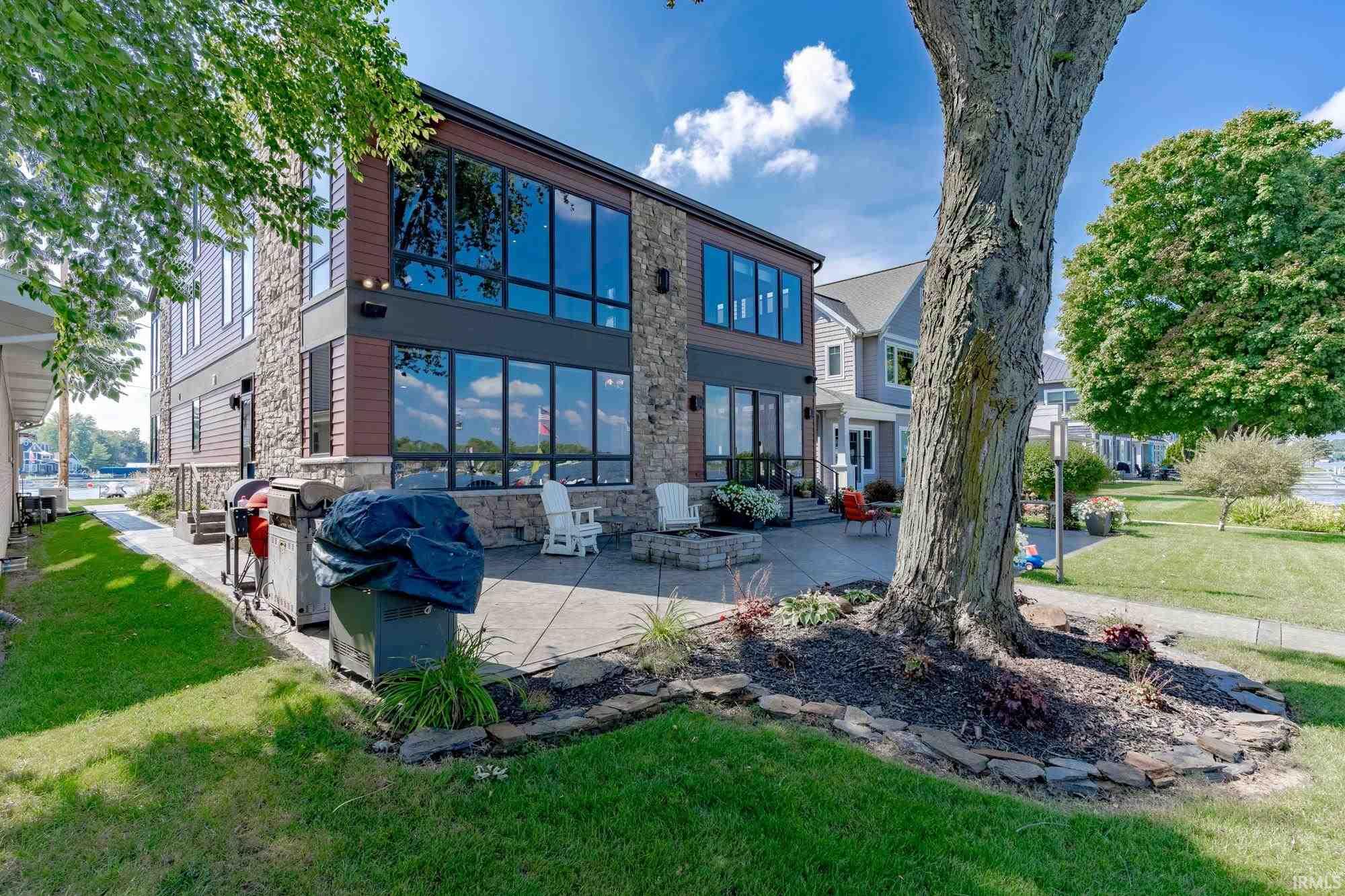 Homes for Sale in Lake Wawasee, Syracuse, Indiana Amy Evans