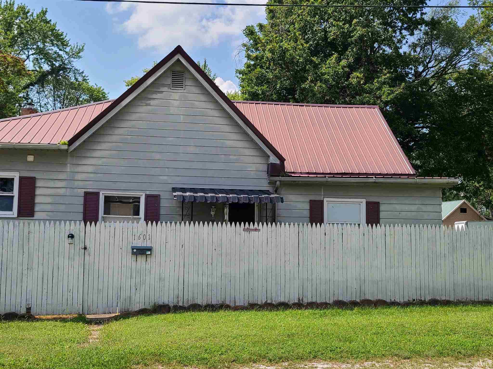 1601 Vincennes Avenue