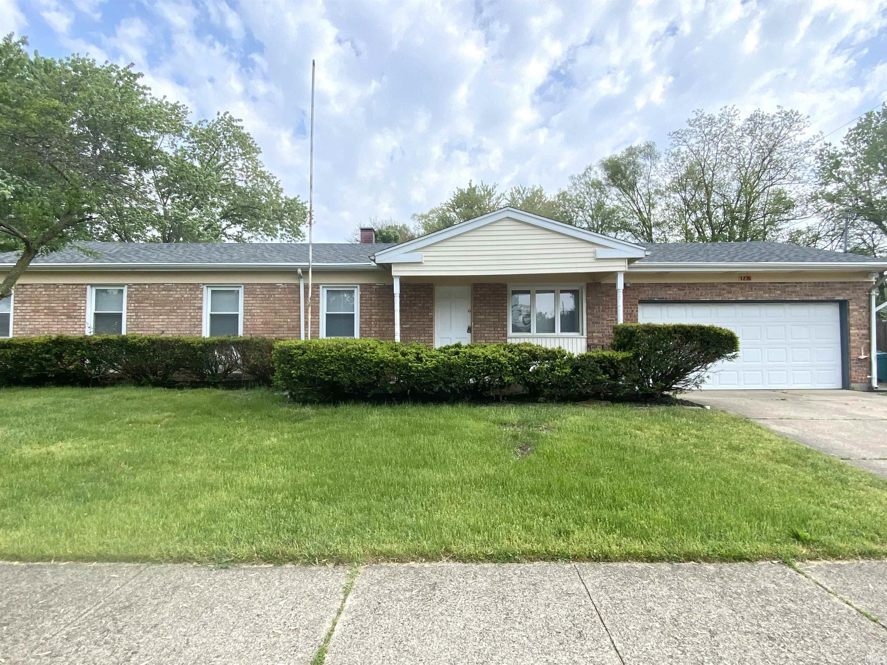 1235 Viking Drive, South Bend, IN 46628