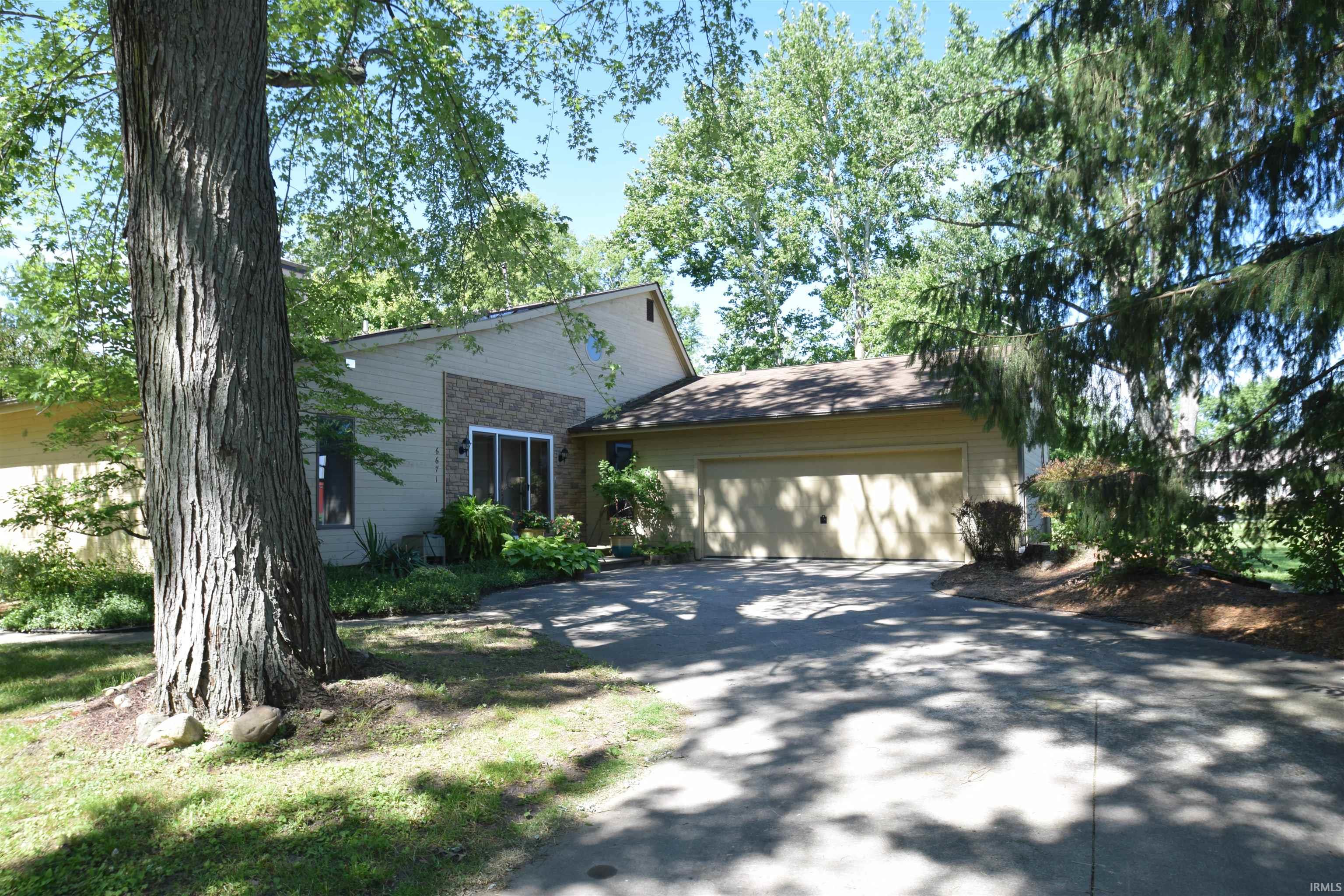 6671 N 1ST TRAIL, North Webster, IN 46555