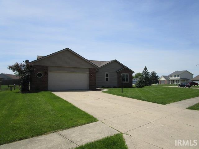 5021 Clovedale Drive, Woodburn, IN 46797