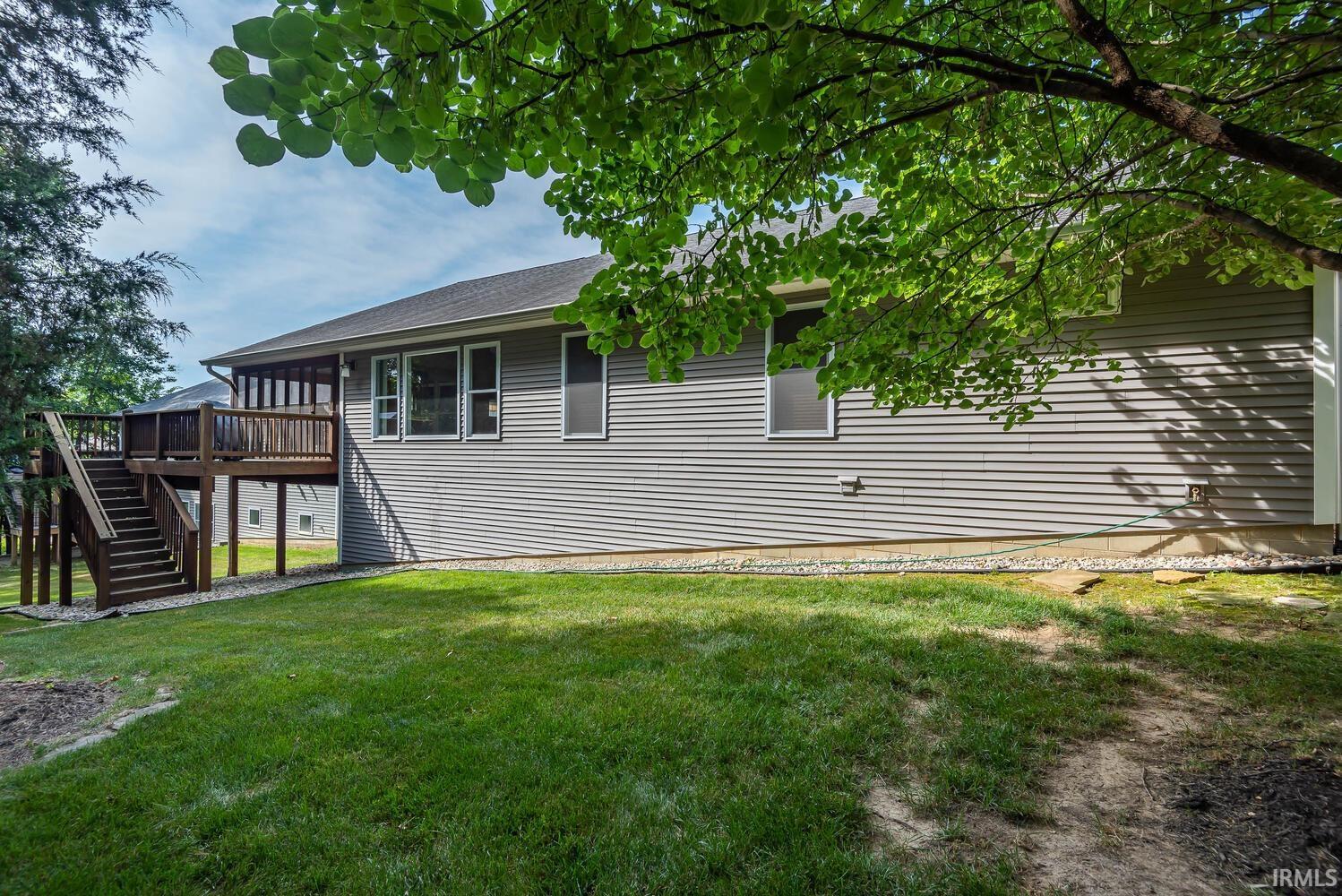 1233 S BARNES DRIVE, BLOOMINGTON, IN 47401 Bloomington Board of Realtors®