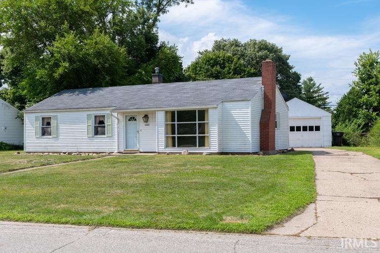 1622 Hilltop South Bend, IN 46614
