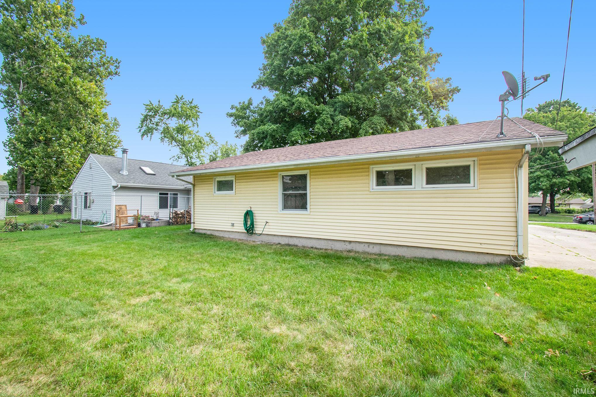 1127 Ebeling South Bend, IN 46615