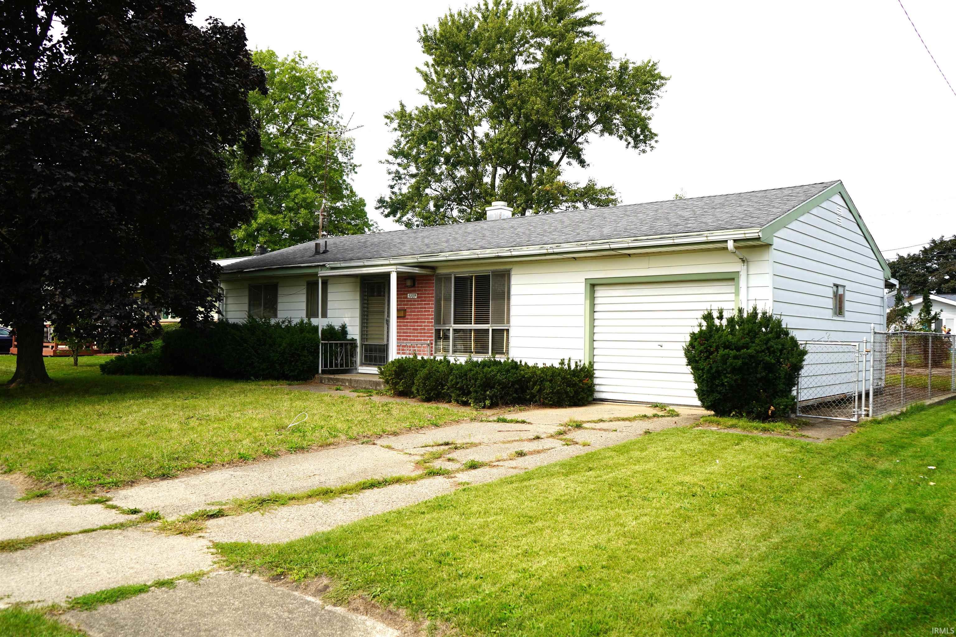 5109 Scenic South Bend, IN 46619