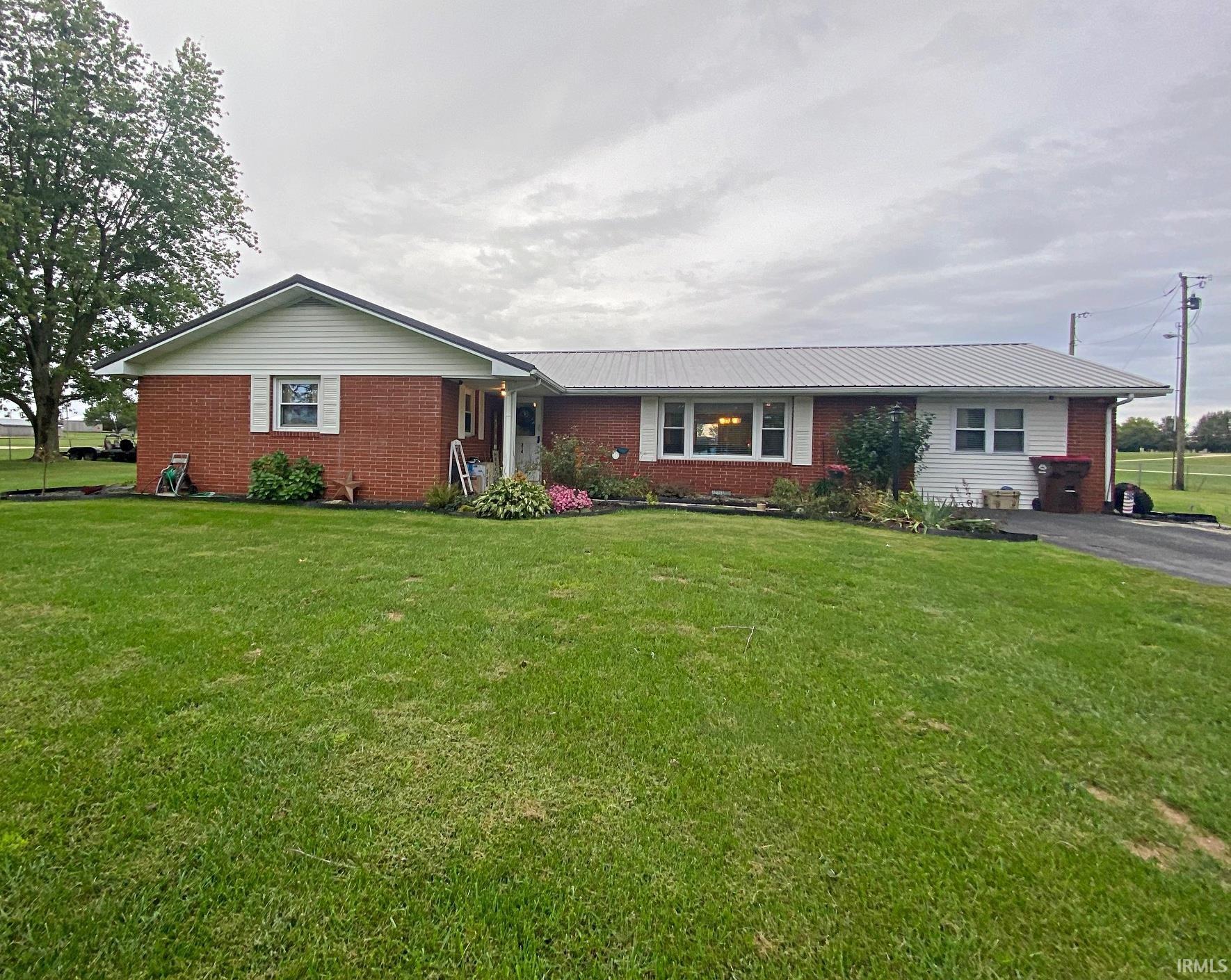 214 E Indian Street, Elnora, IN 47529