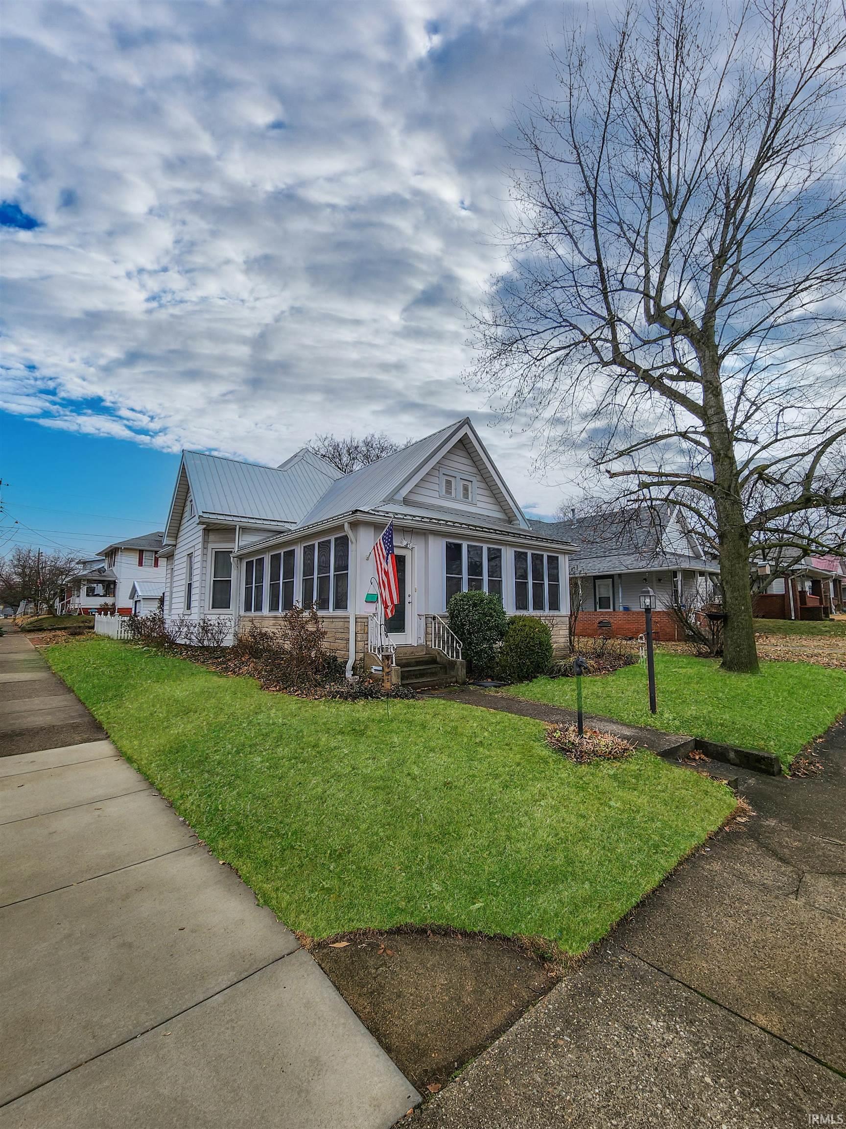 925 Vigo Vincennes, IN 47591