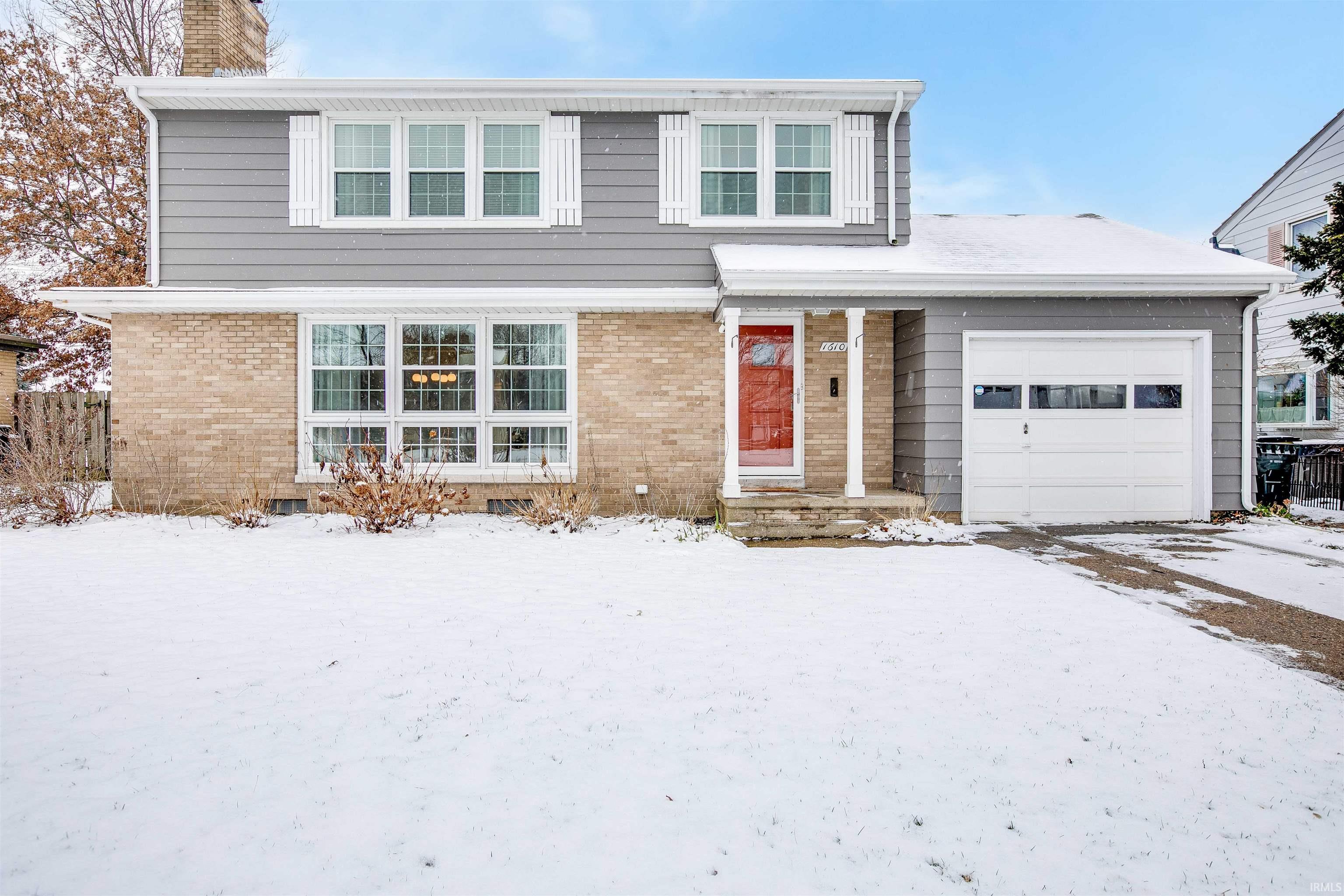 1610 Hoover Avenue, South Bend, IN 46615